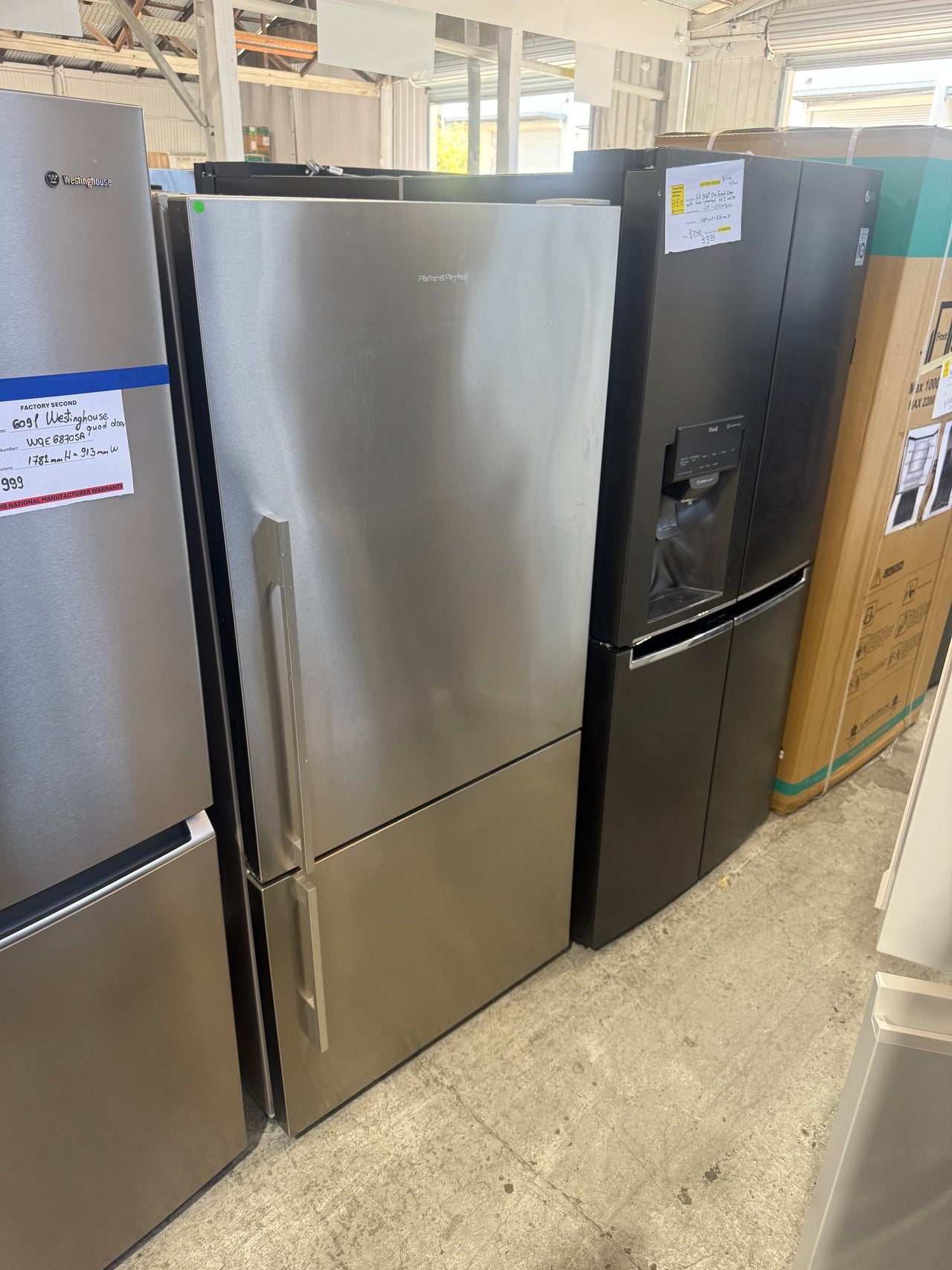 Second hand Fisher & Paykel 519L Bottom Mount Fridge – Stainless Steel (E522B)