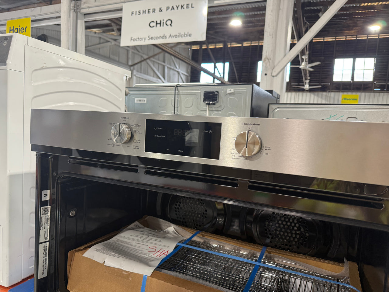 Factory second Westinghouse 90cm Multi-Function Oven Stainless Steel WVE9515SD - Second Hand Appliances Geebung