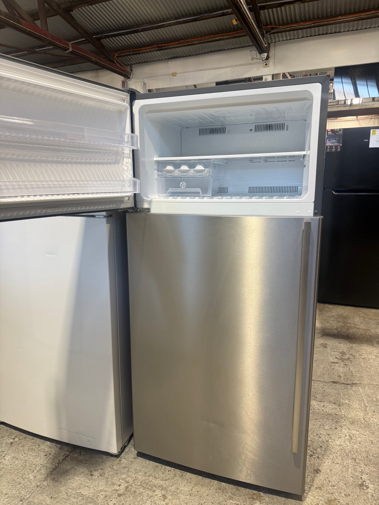 Second hand Electrolux 520L Top Mount Refrigerator – Stainless Steel ETM5200SD
