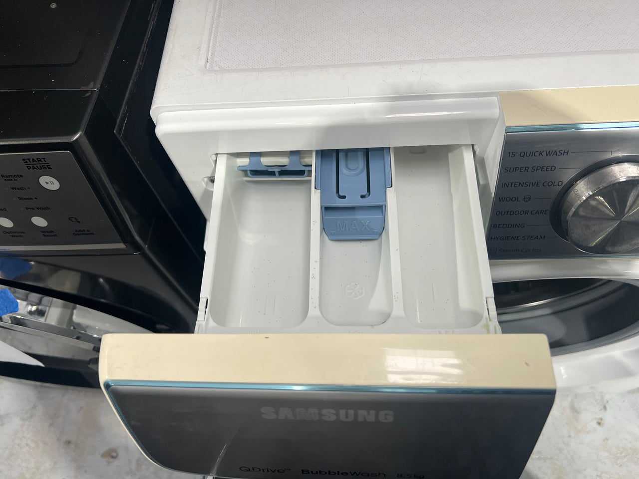 Second hand Samsung 8.5kg QuickDrive Front Load Washing Machine Model: WW85M74FNOR