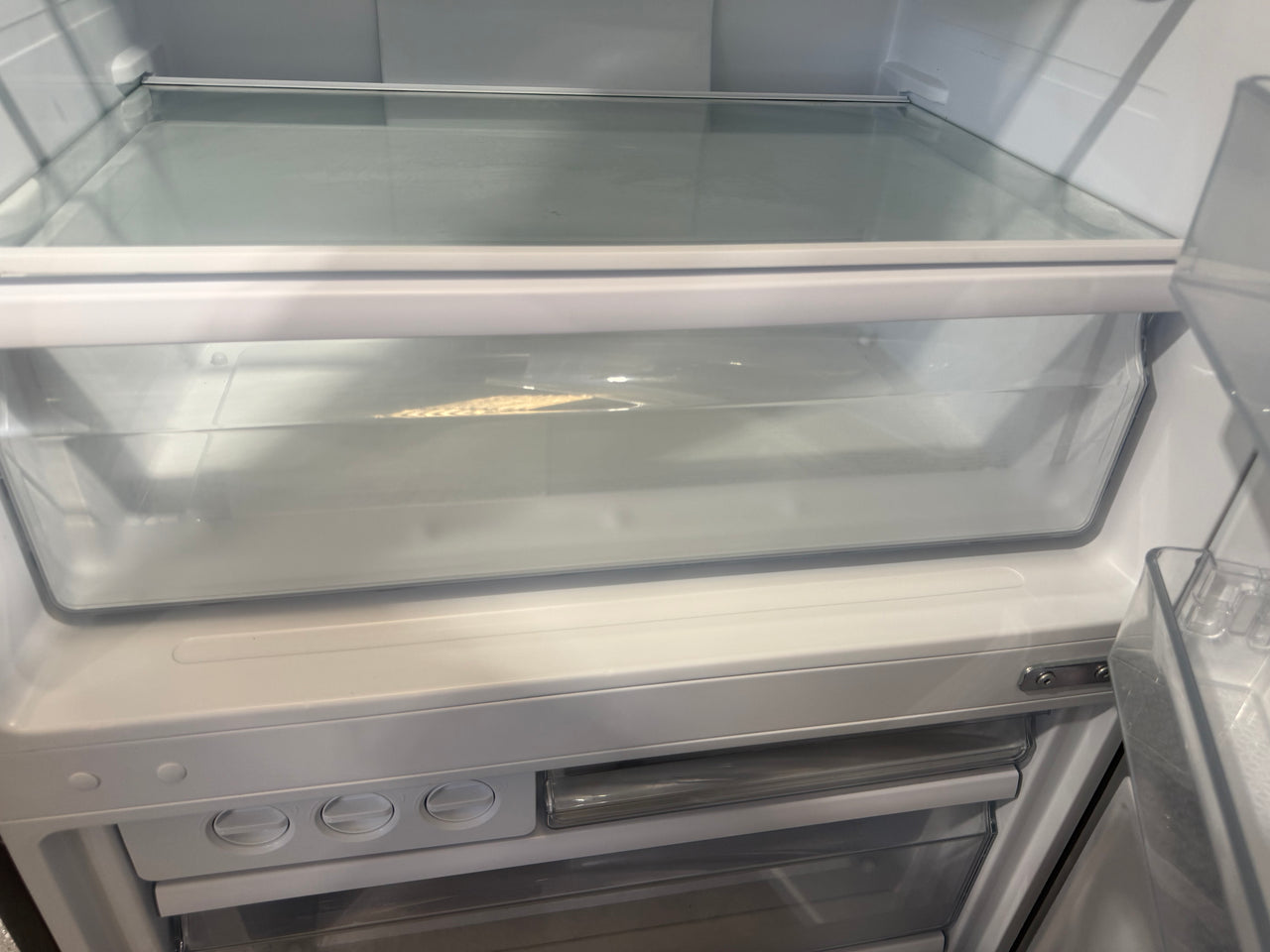 Buy Factory second Hisense 482L PureFlat Bottom Mount Refrigerator – Black Steel |  | [product_variant] | Second Hand Appliances Geebung Brisbane