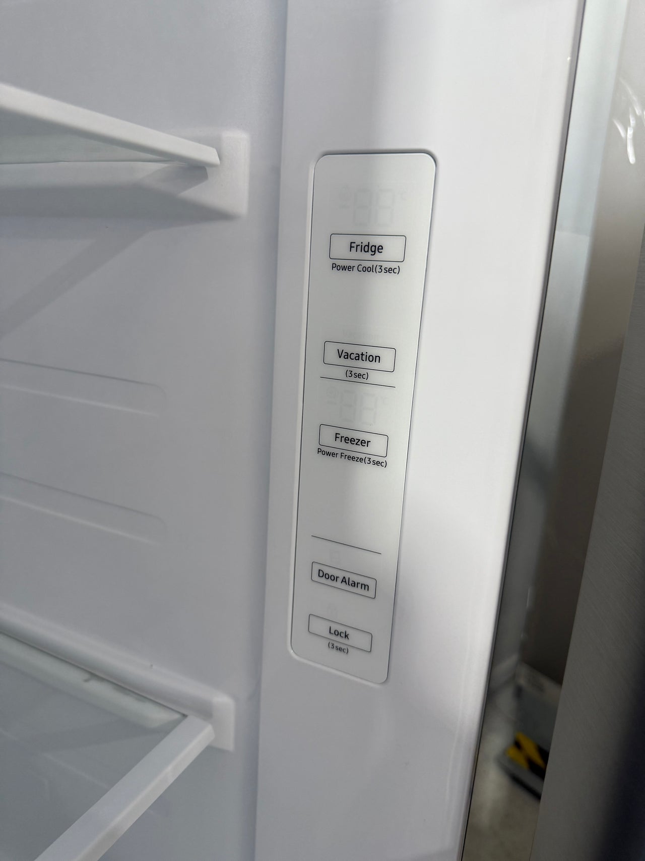 Second hand Samsung SRS693NLS 655-liter side-by-side refrigerator