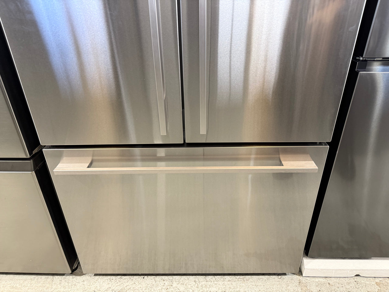 Factory second Fisher & Paykel 614L French Door Fridge – RF610ADX5