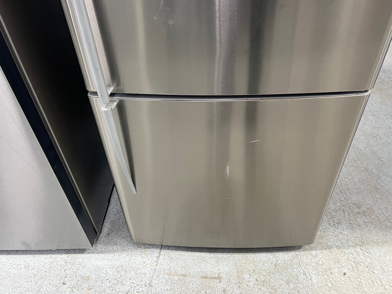 Second hand 442L Fisher &Paykel Fridge Model: E442BRX - Second Hand Appliances Geebung