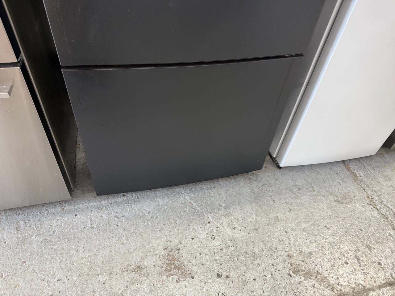 Second hand Haier HRF520BHC 493 L bottom-freezer refrigerator/12 months warranty - Second Hand Appliances Geebung