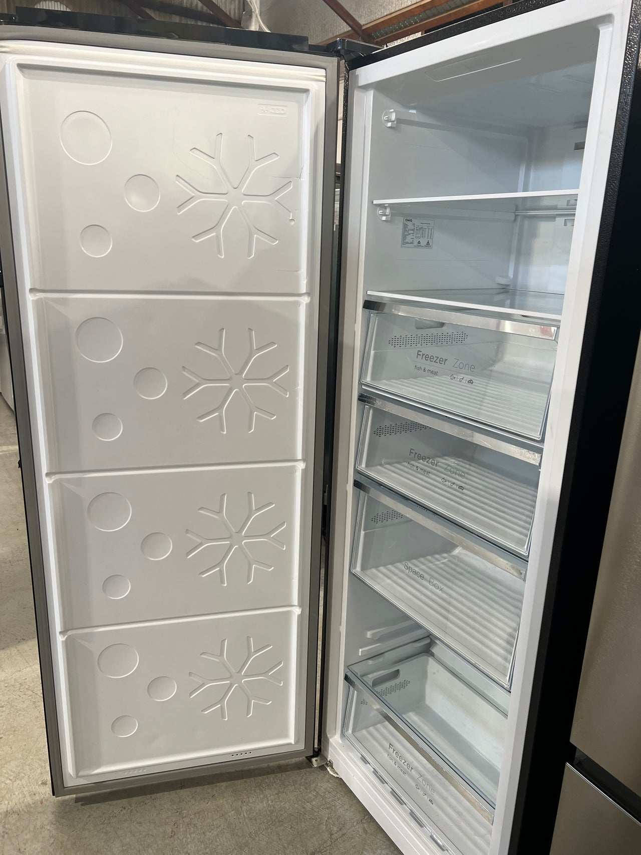 Second hand CHIQ 431L Frost Free Inverter System Hybrid Fridge Freezer CSH430BL - Second Hand Appliances Geebung