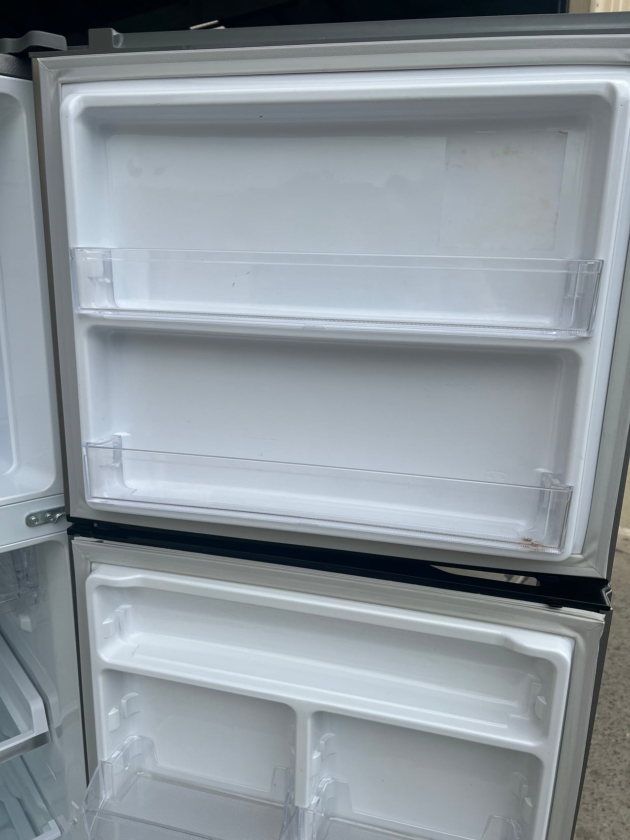 Second hand Samsung SR393MLSR 393L Top Mount Fridge - Second Hand Appliances Geebung