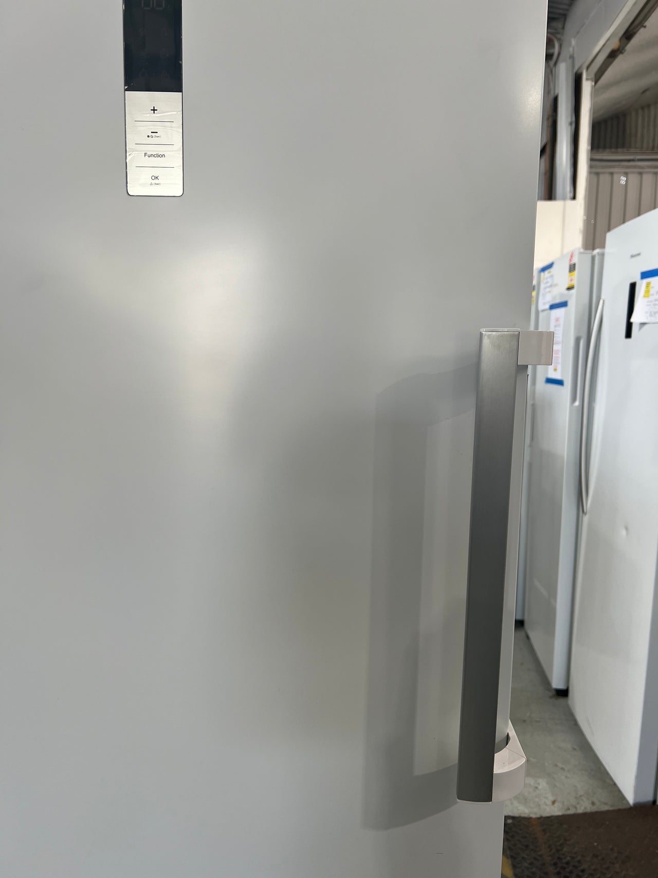 Factory second CHiQ 380L Vertical Hybrid Freezer  model: CSH380NWL - Second Hand Appliances Geebung