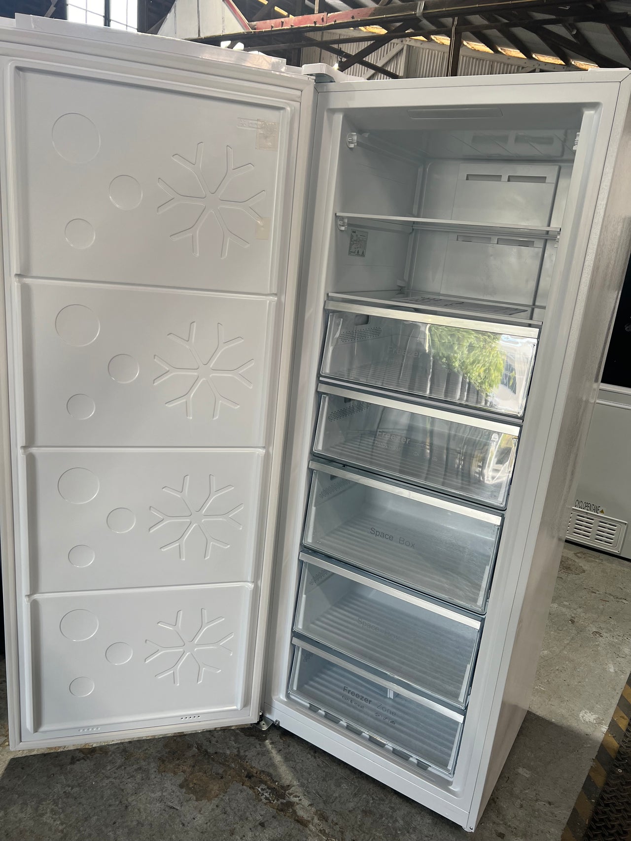 Factory second CHiQ 380L Vertical Hybrid Freezer  model: CSH380NWL - Second Hand Appliances Geebung