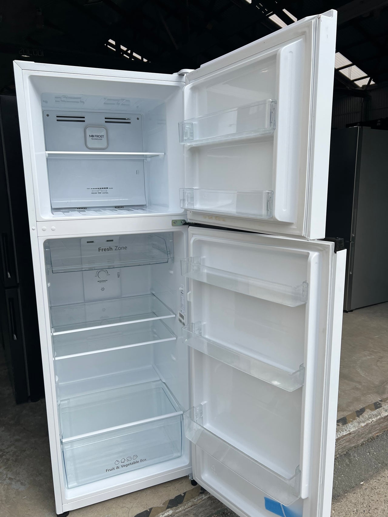 Factory second Hisense HRTF326 326L Top Mount Fridge (White)Mode: HRTF326 - Second Hand Appliances Geebung