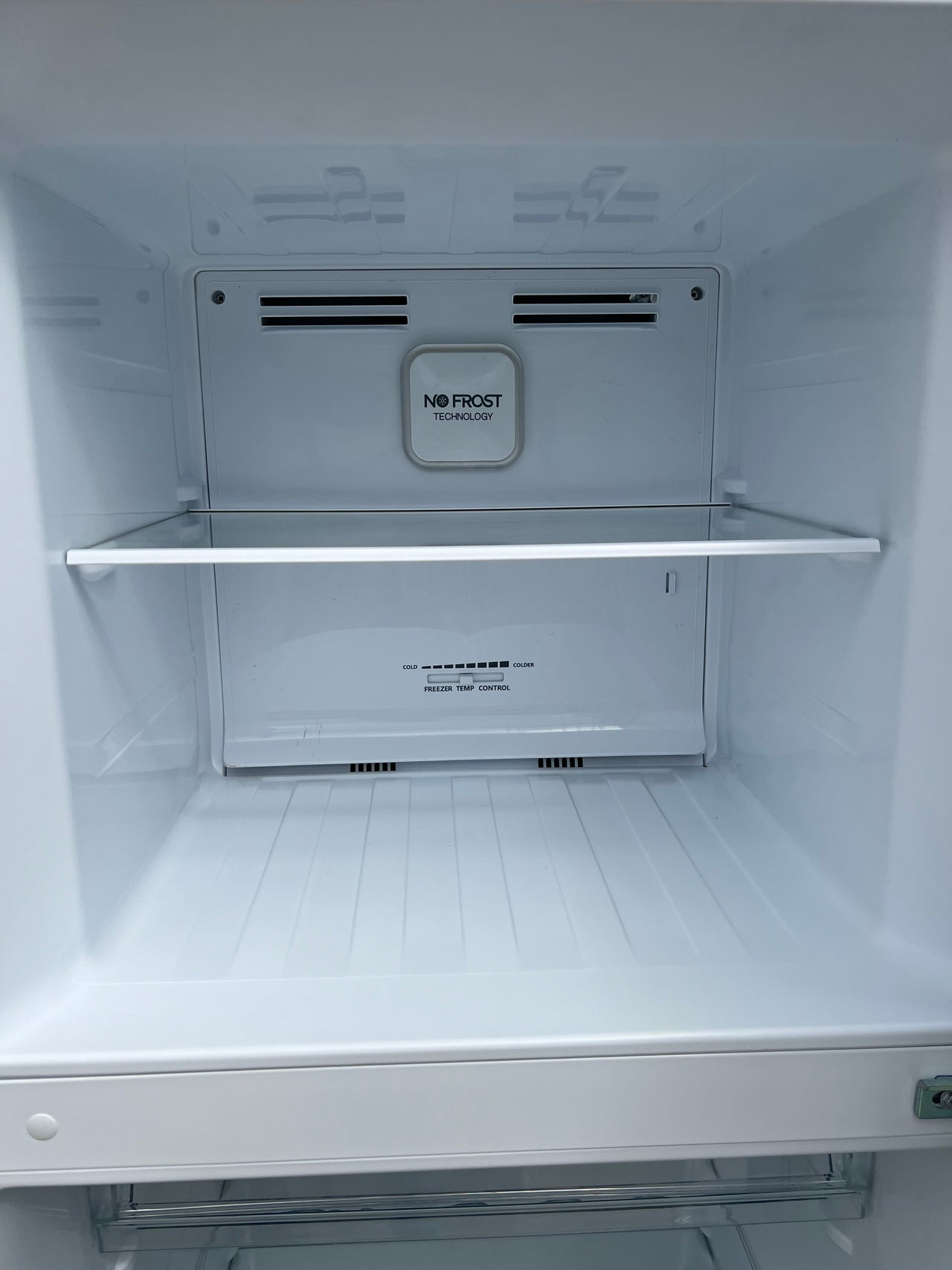 Factory second Hisense HRTF326 326L Top Mount Fridge (White)Mode: HRTF326 - Second Hand Appliances Geebung