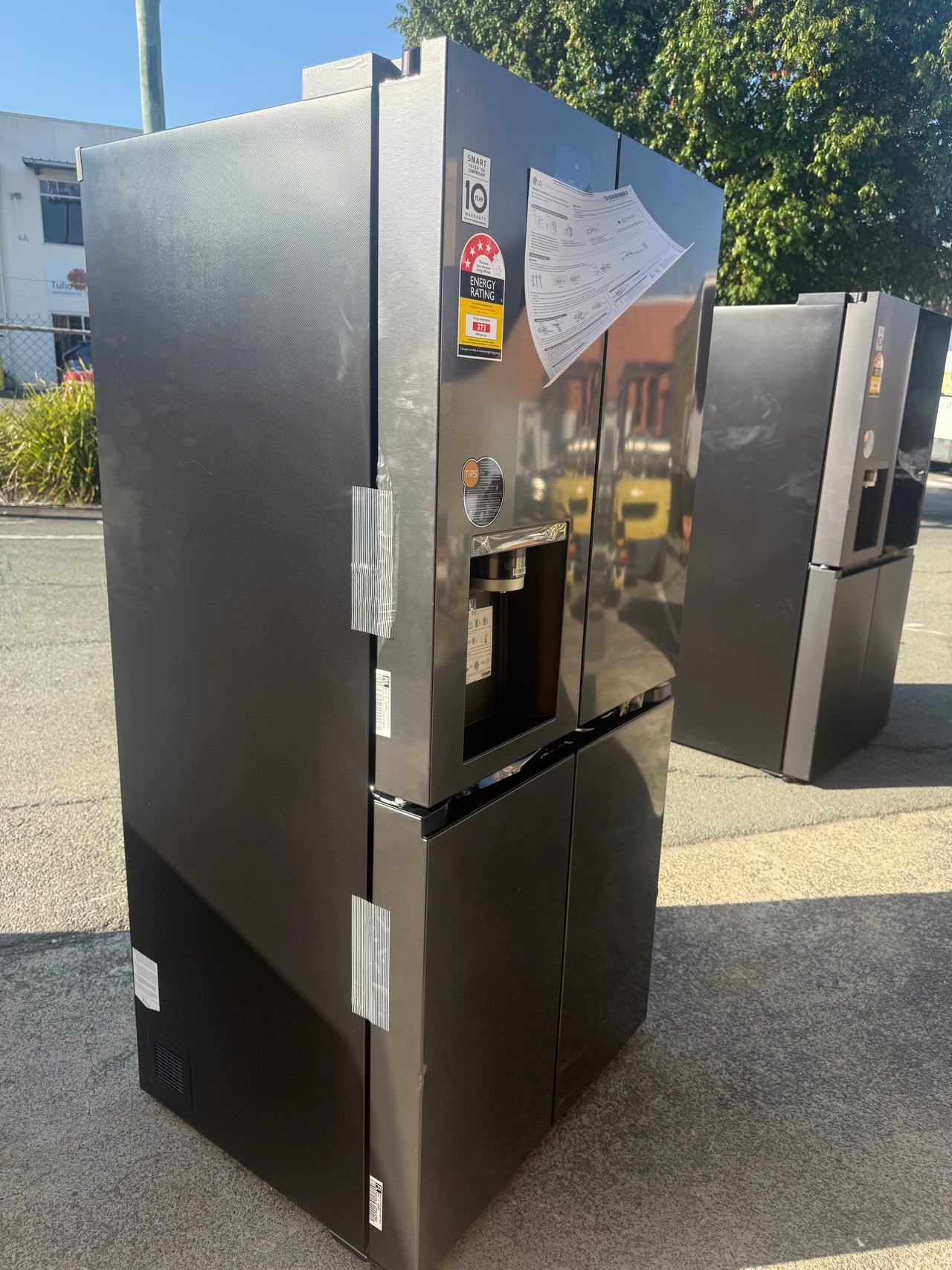 Transportation damaged LG GF-LN500MBL 506 L Slim French-Door Fridge (Matte Black) - Second Hand Appliances Geebung