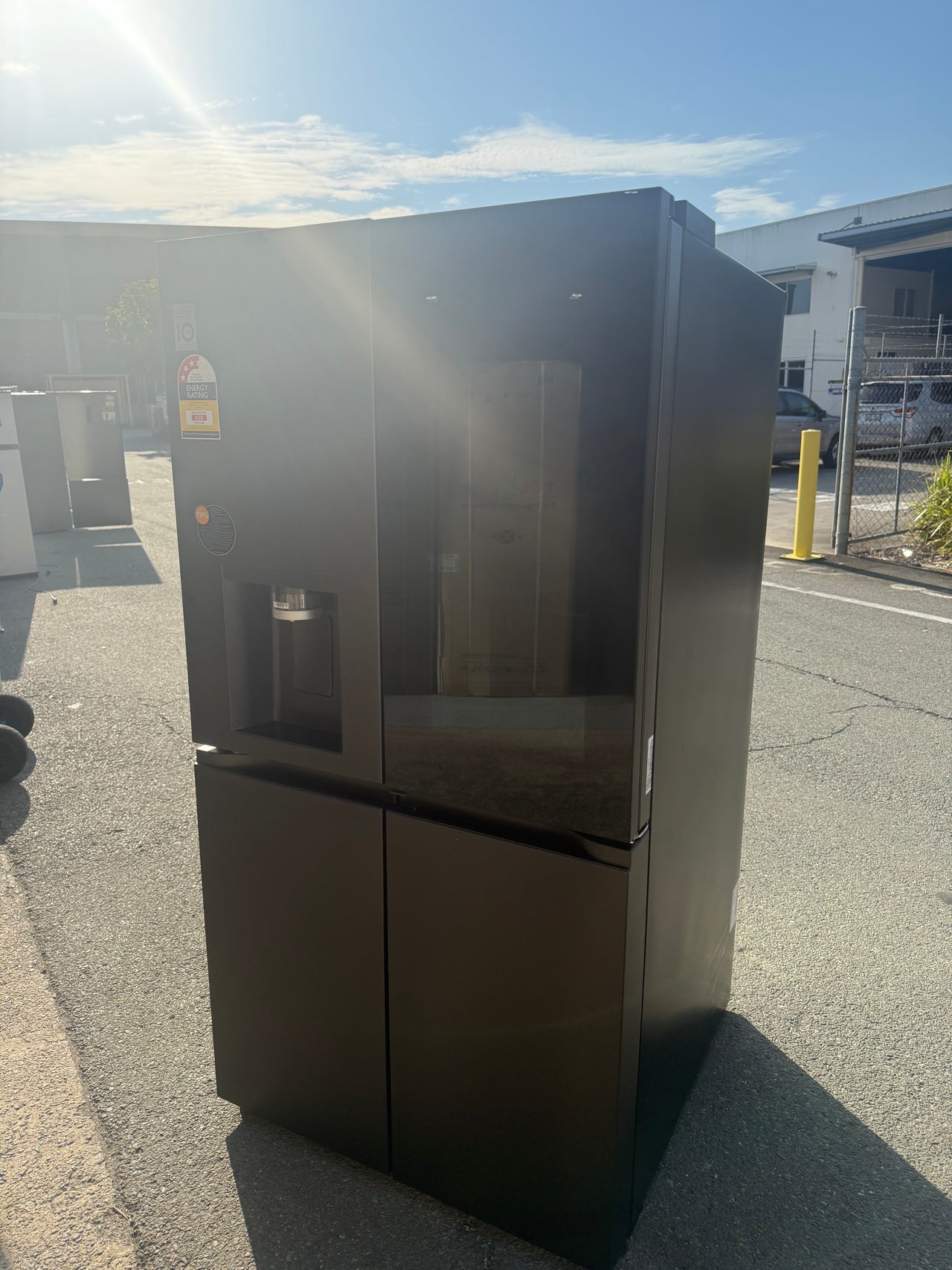 Factory second LG GF-V900MBLC 847-liter French Door refrigerator - Second Hand Appliances Geebung