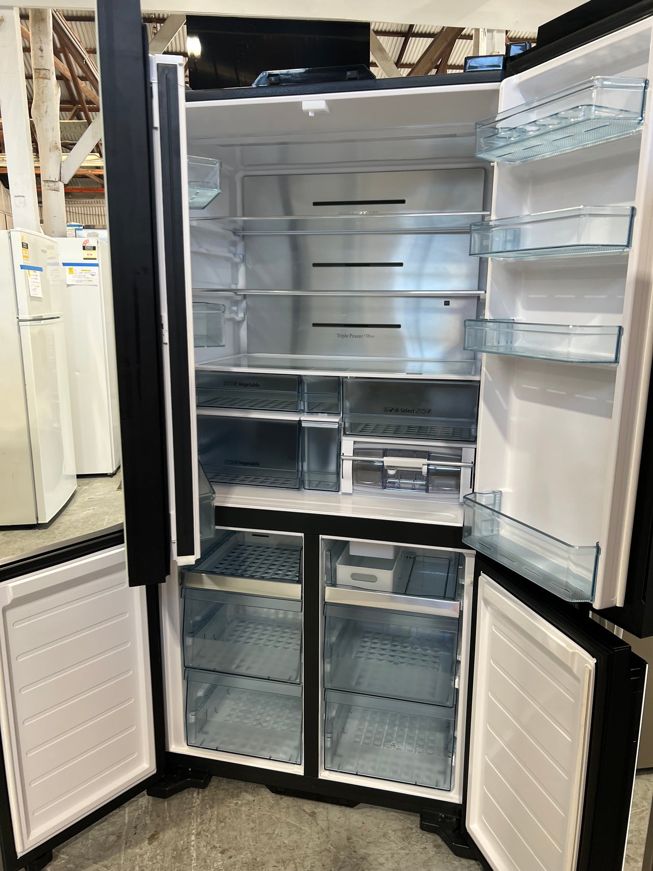 Factory second HITACHI 638L FRENCH DOOR INVERTER FRIDGE - MATTE GLASS WHITE Model: RWB640VT0XMGW - Second Hand Appliances Geebung