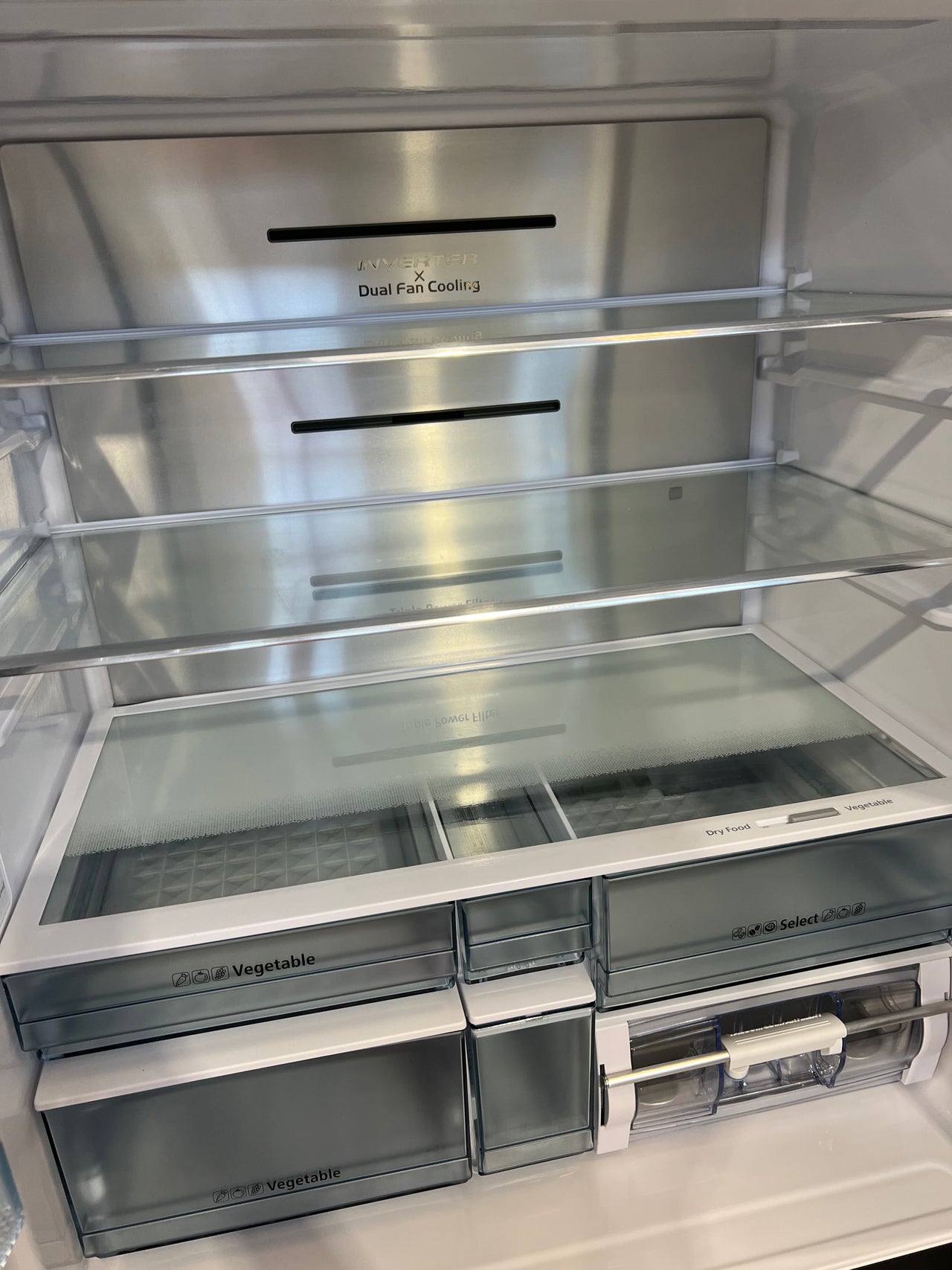 Factory second HITACHI 638L FRENCH DOOR INVERTER FRIDGE - MATTE GLASS WHITE Model: RWB640VT0XMGW - Second Hand Appliances Geebung