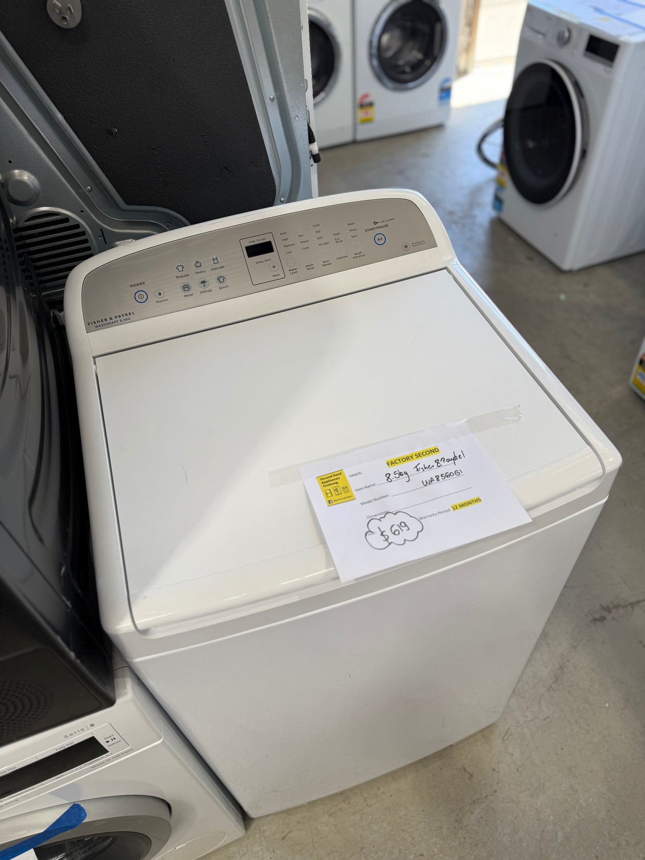 Factory second 8,5kg Fisher&Paykel top loader WA8560G1