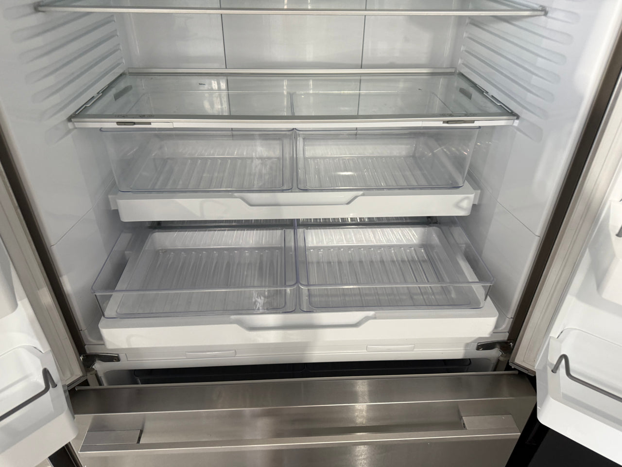 Second Hand Fisher & Paykel RF610ADUX5 569L French Door Fridge with Ice & Water - Second Hand Appliances Geebung