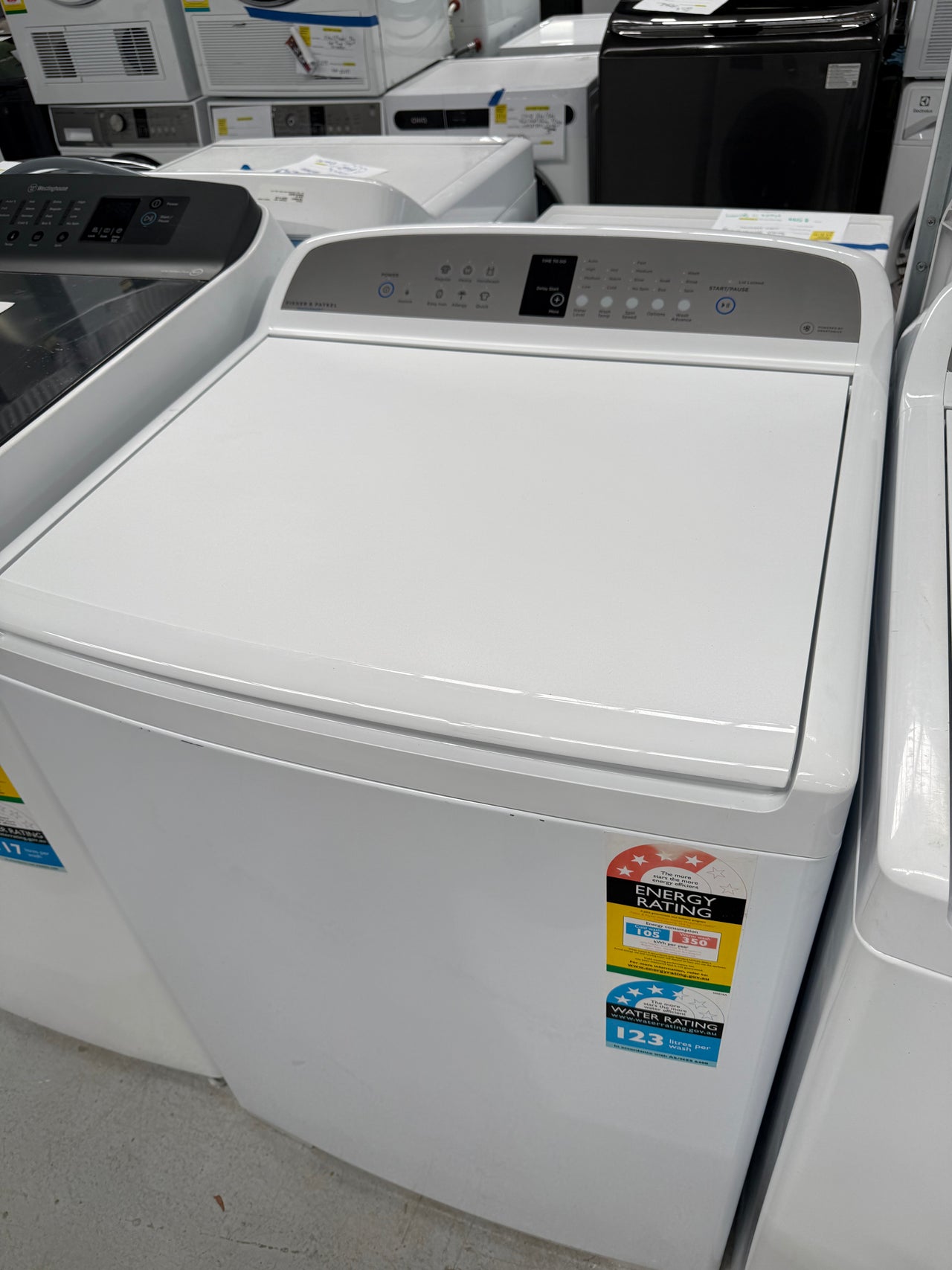 Second hand Fisher&Paykel WA1068G2 10kg top load washing machine