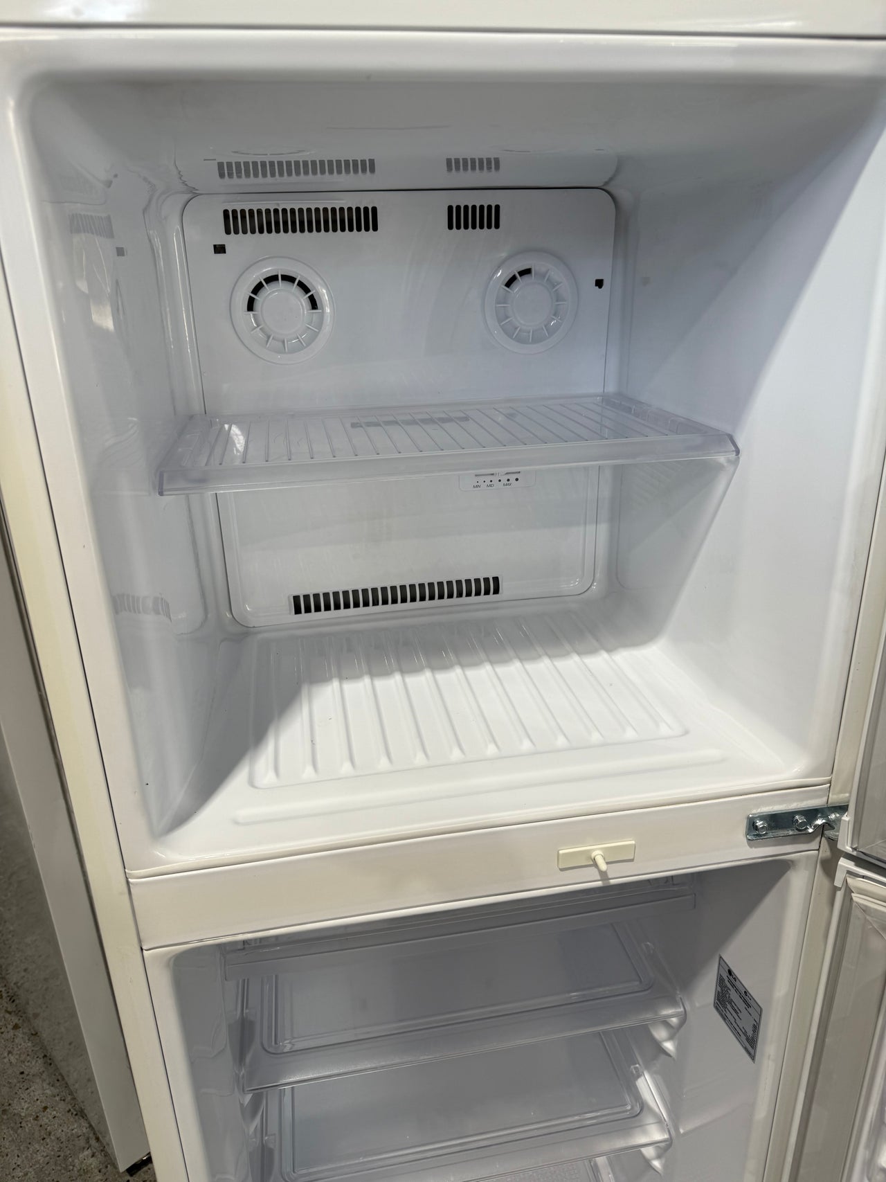 Second hand LG GN-253VW 253 L Top Mount Refrigerator