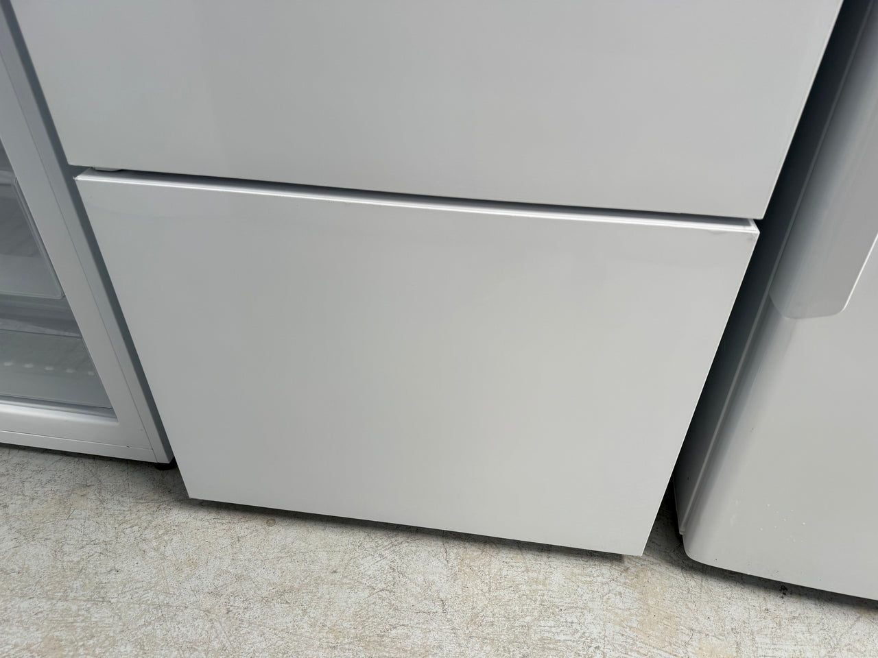 Factory second Fisher&Paykel 494L ActiveSmart Bottom Mount Fridge Model: RF522BLPW6