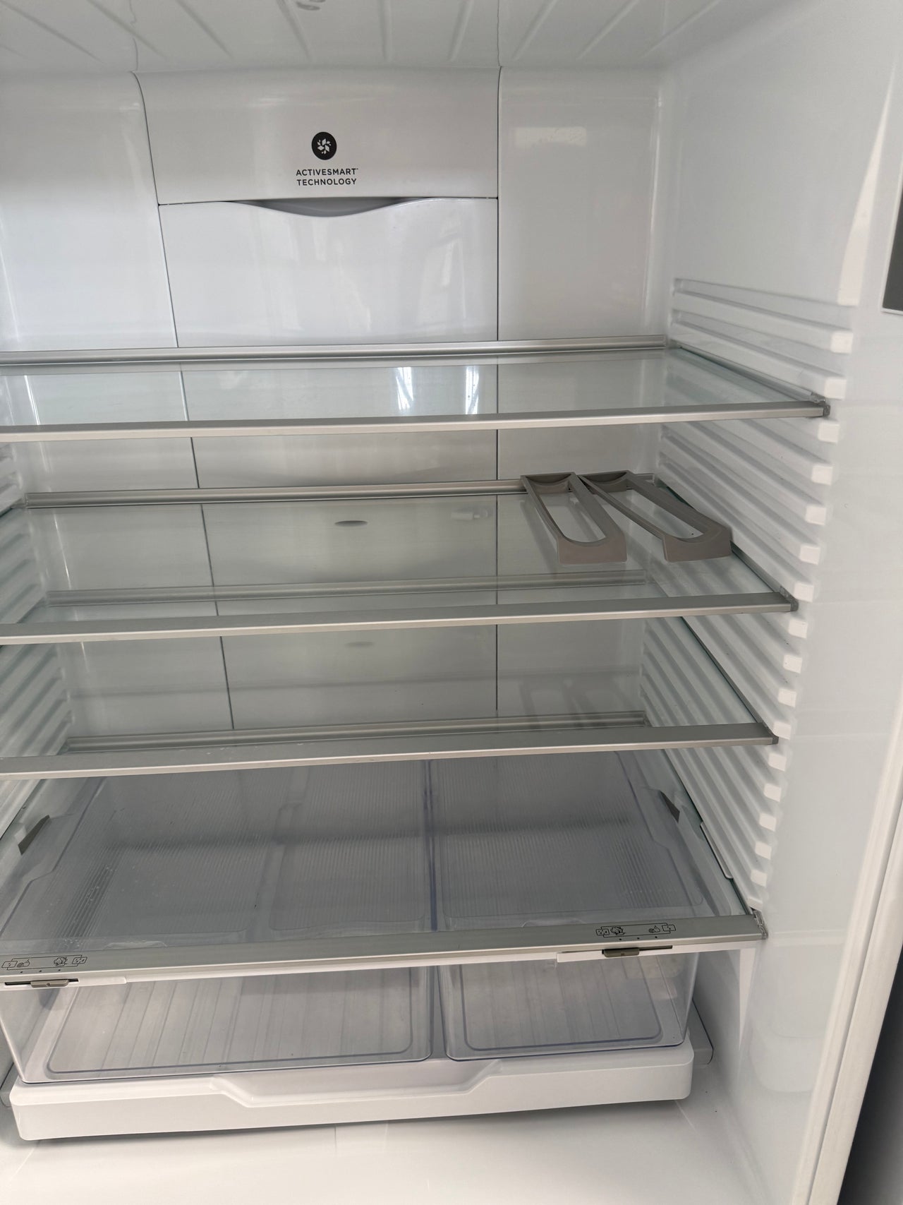 Factory second Fisher&Paykel 494L ActiveSmart Bottom Mount Fridge Model: RF522BLPW6 - Second Hand Appliances Geebung