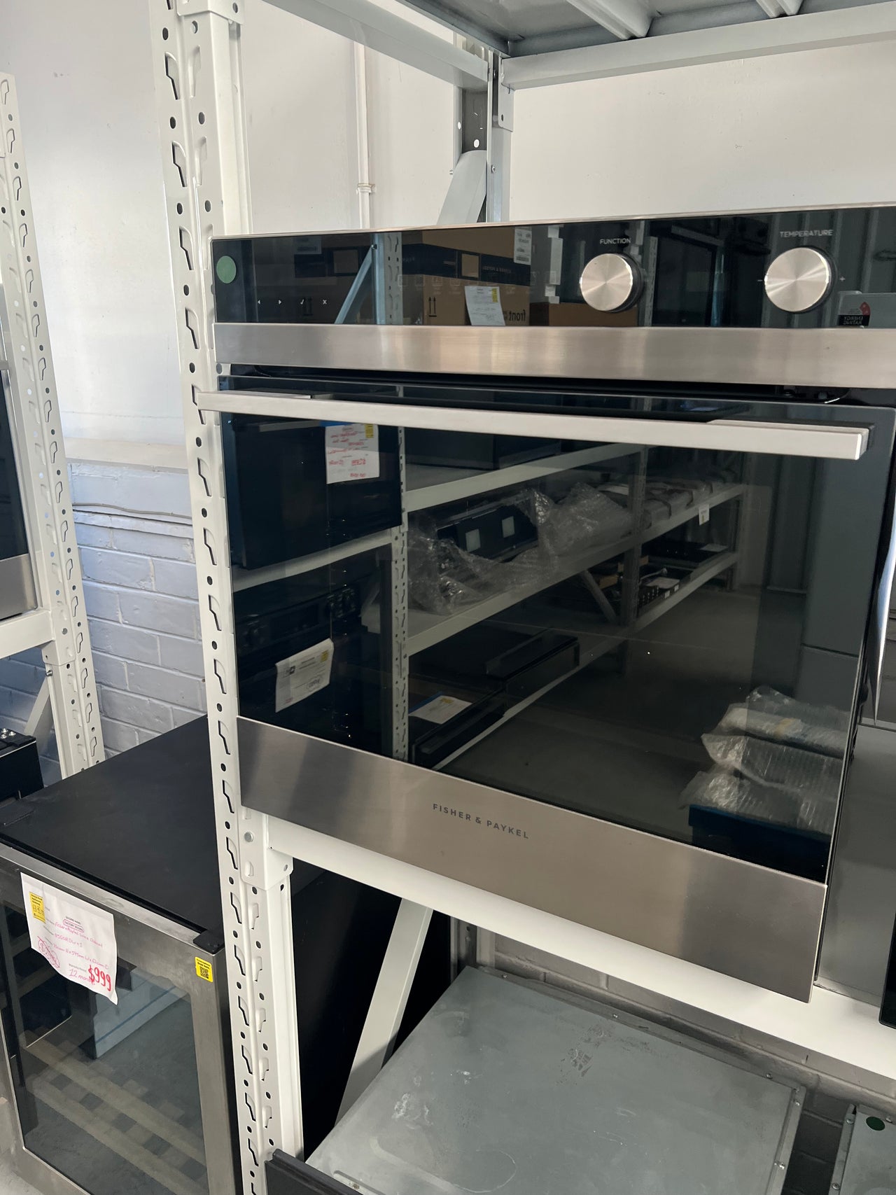 Factory second Fisher & Paykel OB60SC8DEPX2 60cm Contemporary Style Pyrolytic Built-In Oven - Second Hand Appliances Geebung