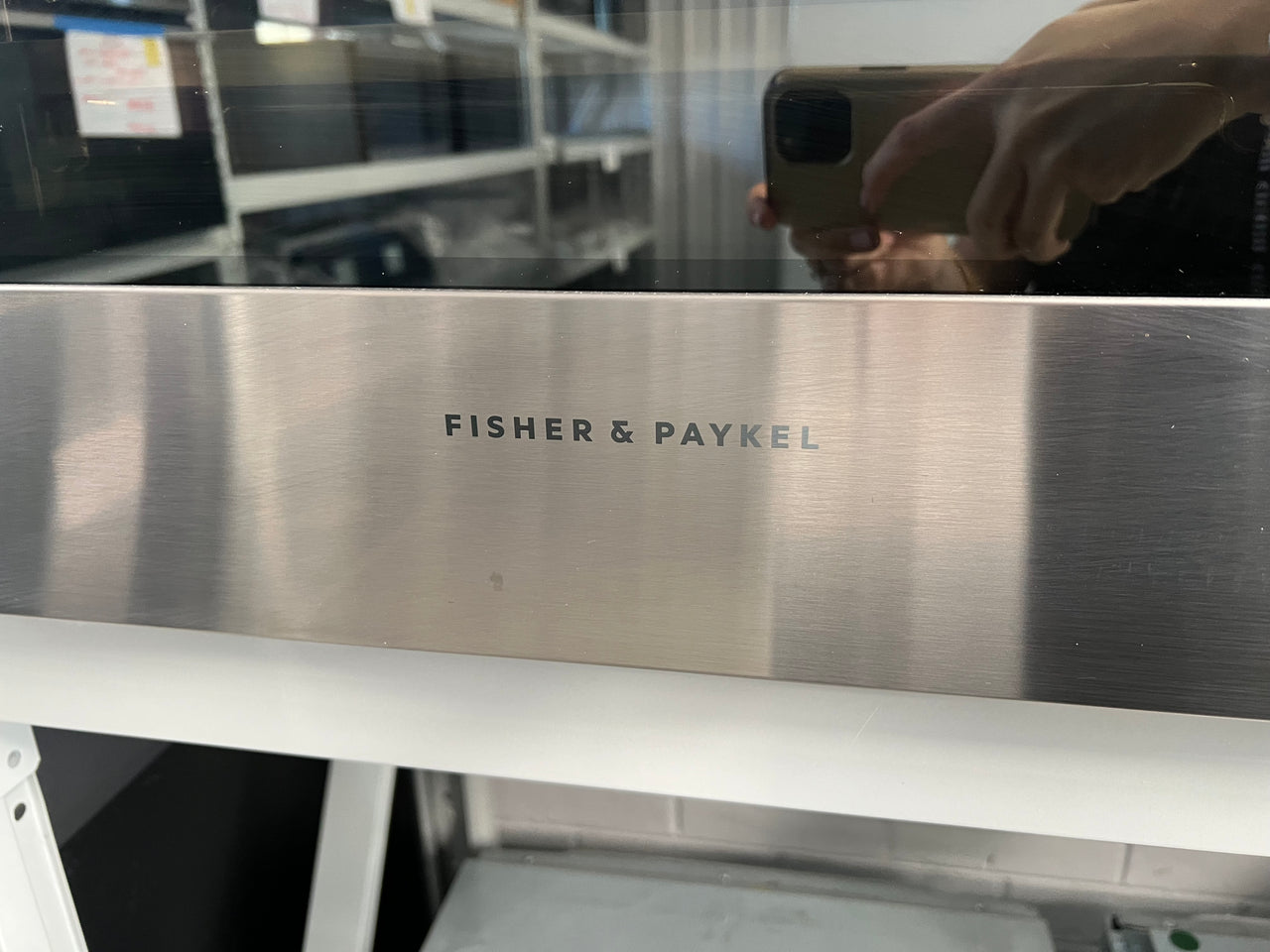 Factory second Fisher & Paykel OB60SC8DEPX2 60cm Contemporary Style Pyrolytic Built-In Oven - Second Hand Appliances Geebung