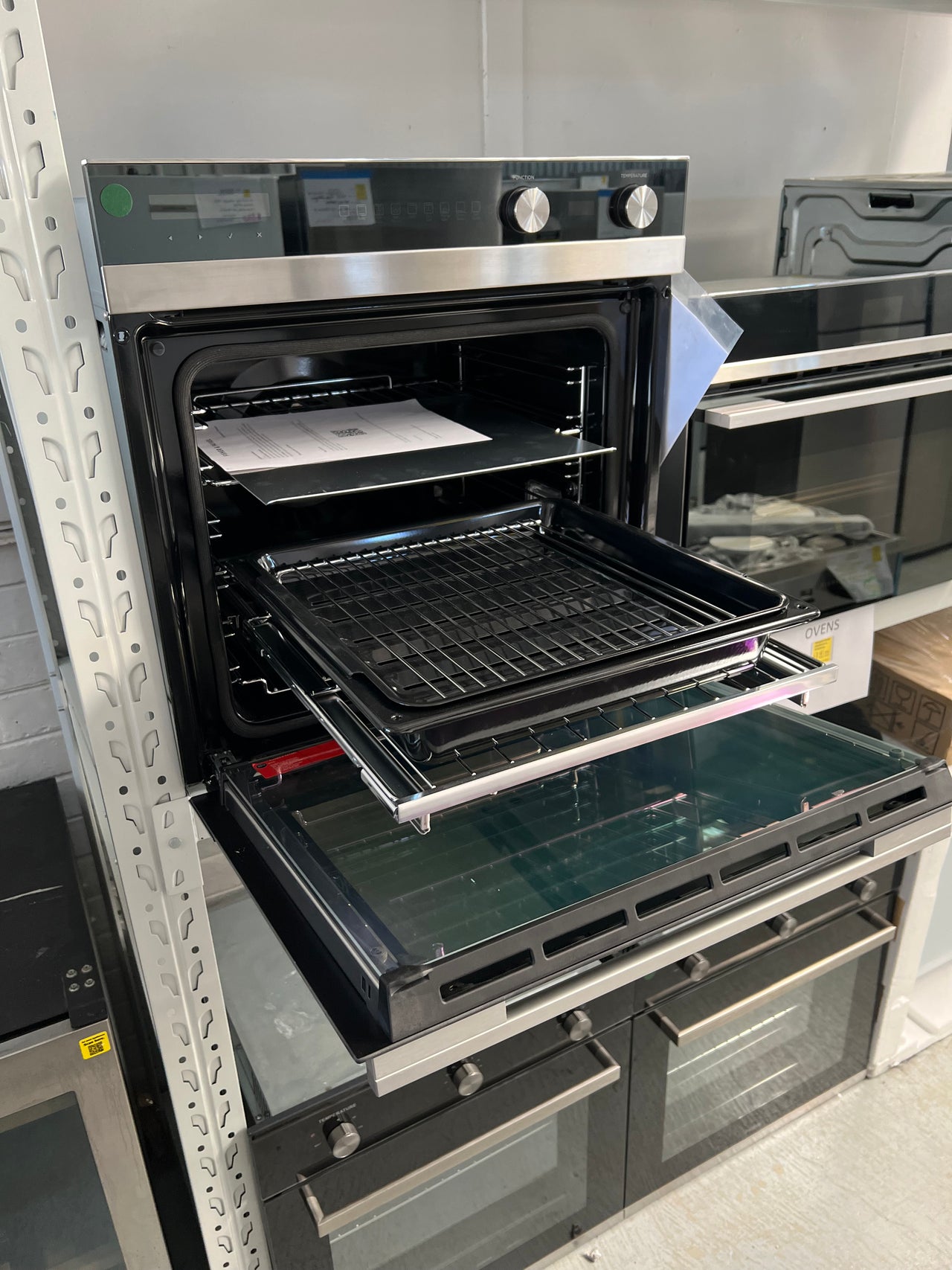 Factory second Fisher & Paykel OB60SC8DEPX2 60cm Contemporary Style Pyrolytic Built-In Oven - Second Hand Appliances Geebung