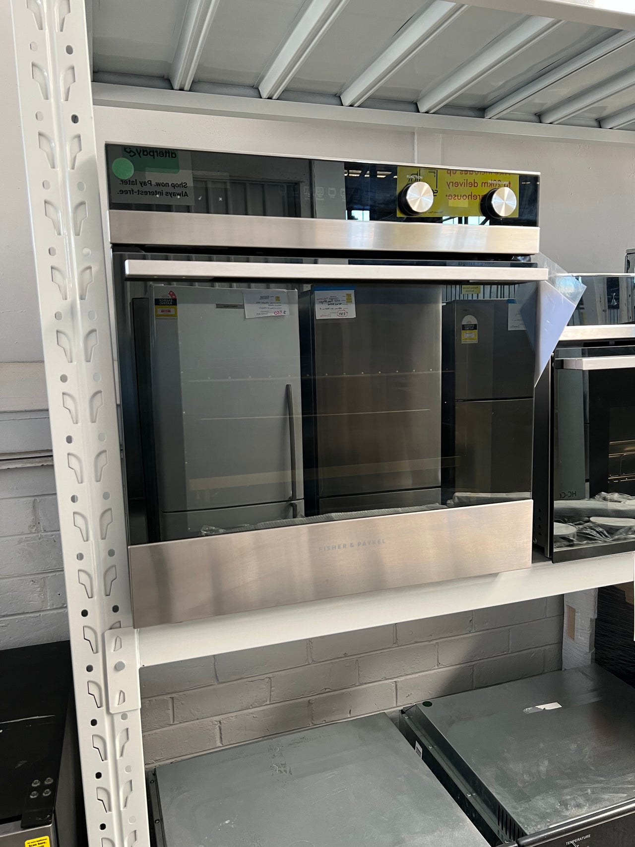 Factory second Fisher & Paykel OB60SC8DEPX2 60cm Contemporary Style Pyrolytic Built-In Oven - Second Hand Appliances Geebung