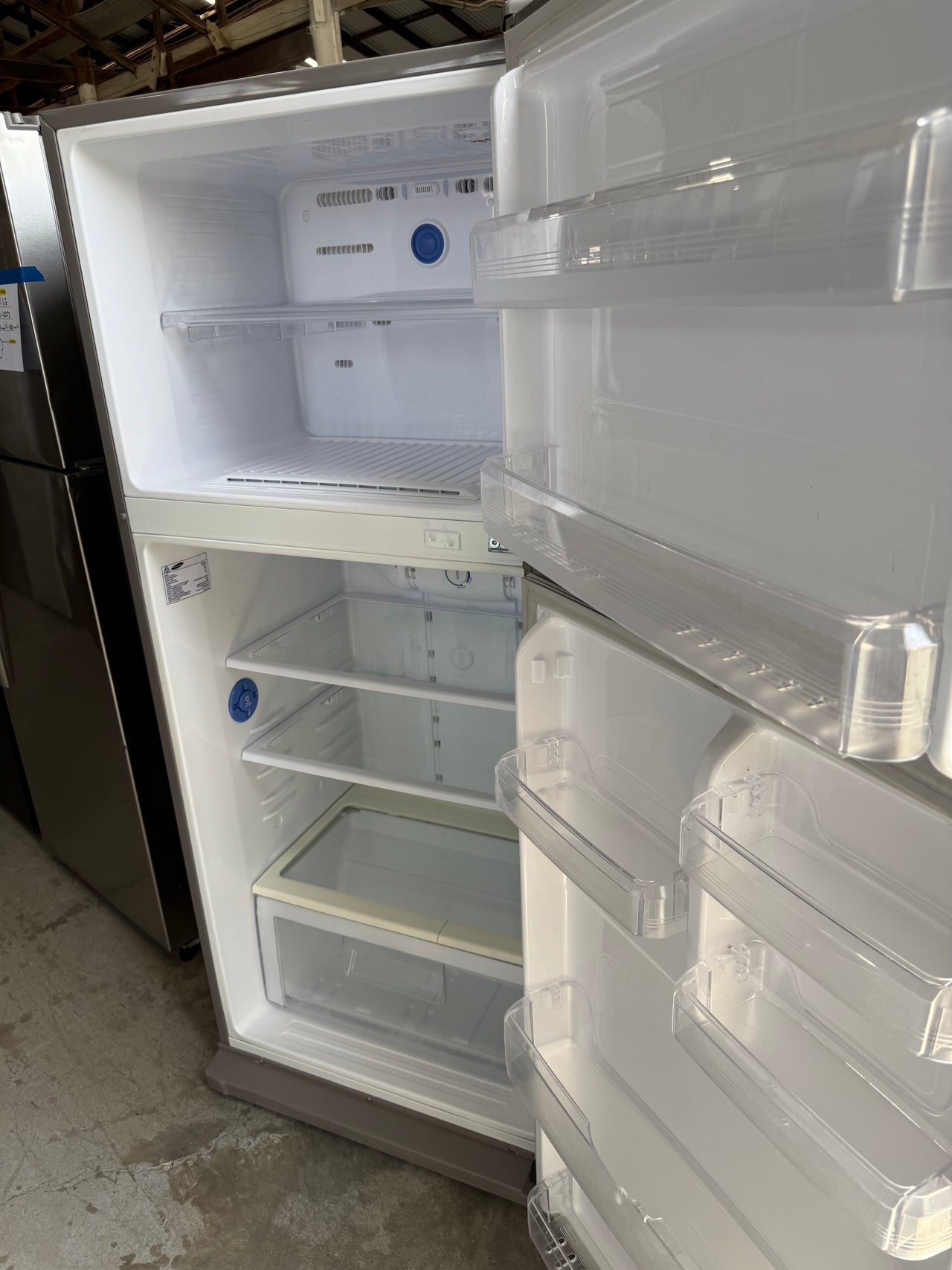 Second hand 431L Samsung Fridge Model: SR431MLS