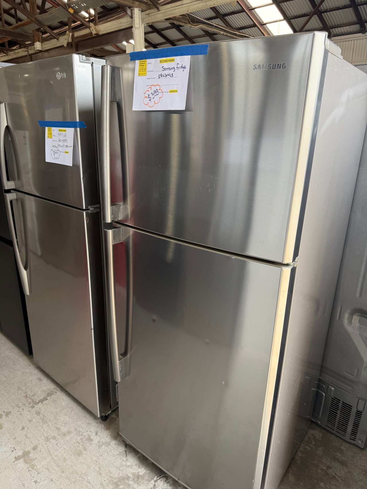 Second hand 431L Samsung Fridge Model: SR431MLS