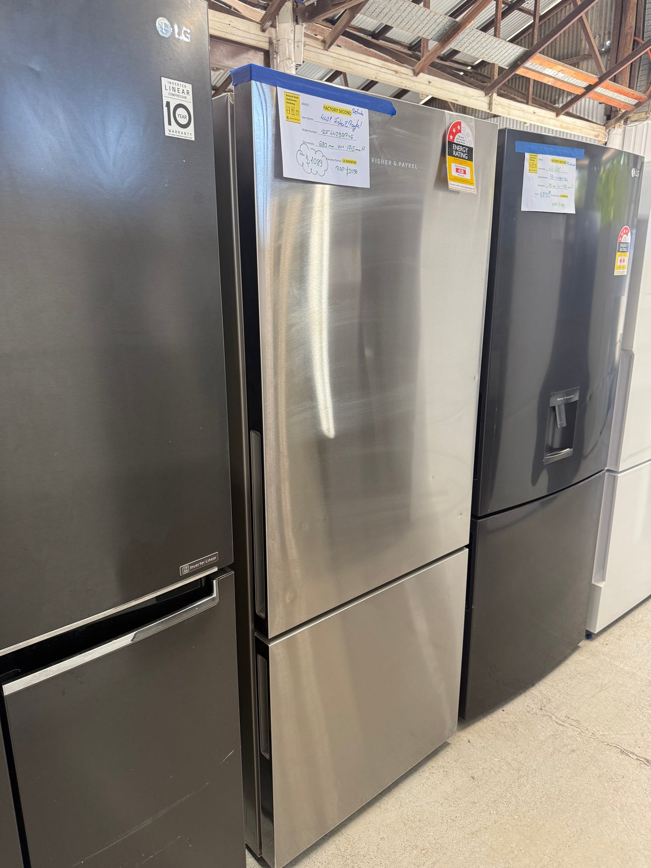 Factory second Fisher&Paykel 413L Bottom Mount Fridge Model: RF442BRPX6