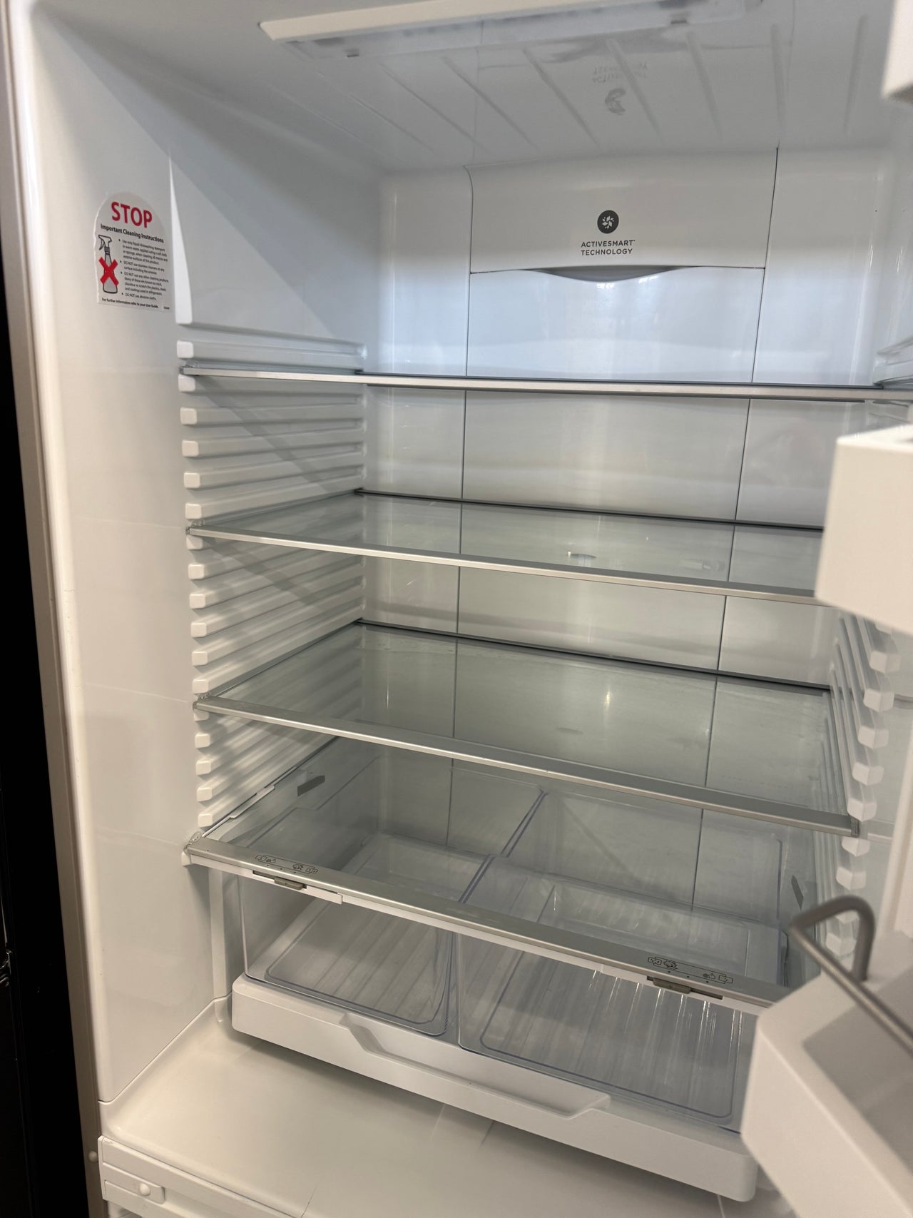 Factory second Fisher&Paykel 413L Bottom Mount Fridge Model: RF442BRPX6