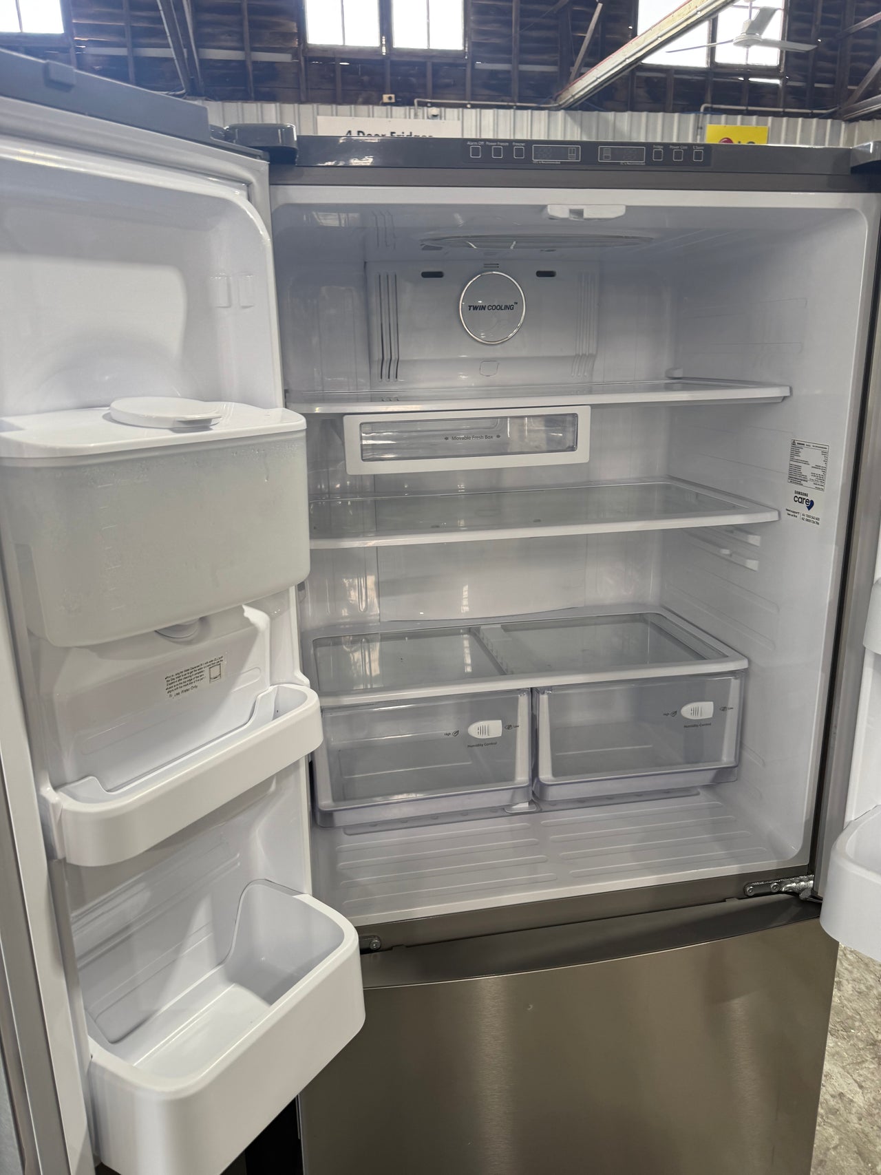 Second hand Samsung SRF533DLS – 533 L French Door Refrigerator