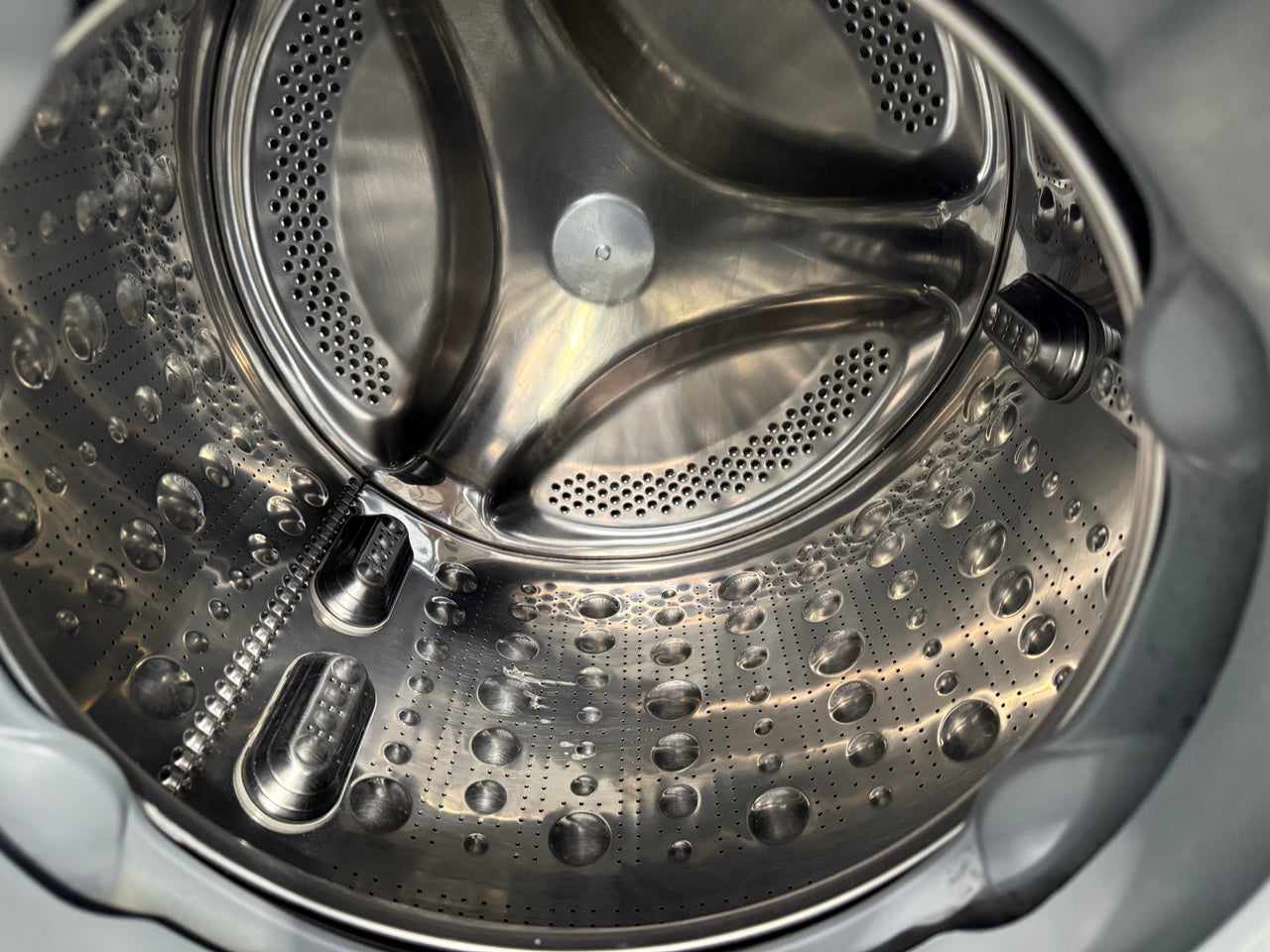 Second hand LG 12kg Front Load Washer Model: WV9-1412W - Second Hand Appliances Geebung