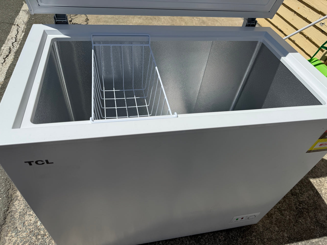 Factory second TCL F200CFW 200 L Chest Freezer