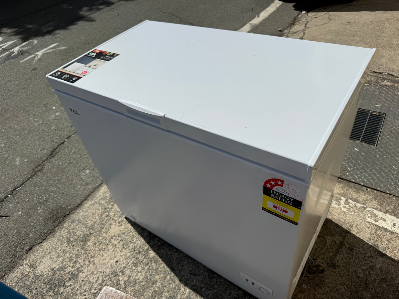 Factory second TCL F200CFW 200 L Chest Freezer