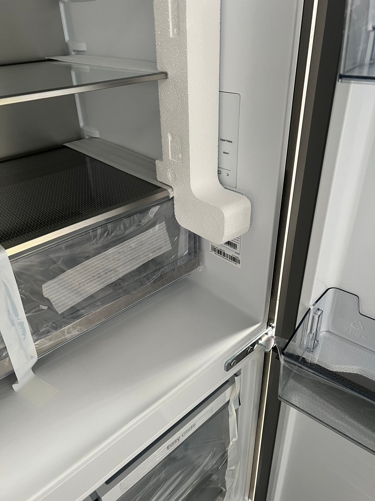 Transportation damaged Hisense 503L Bottom Mount Fridge - Silver HRBM503S - Second Hand Appliances Geebung