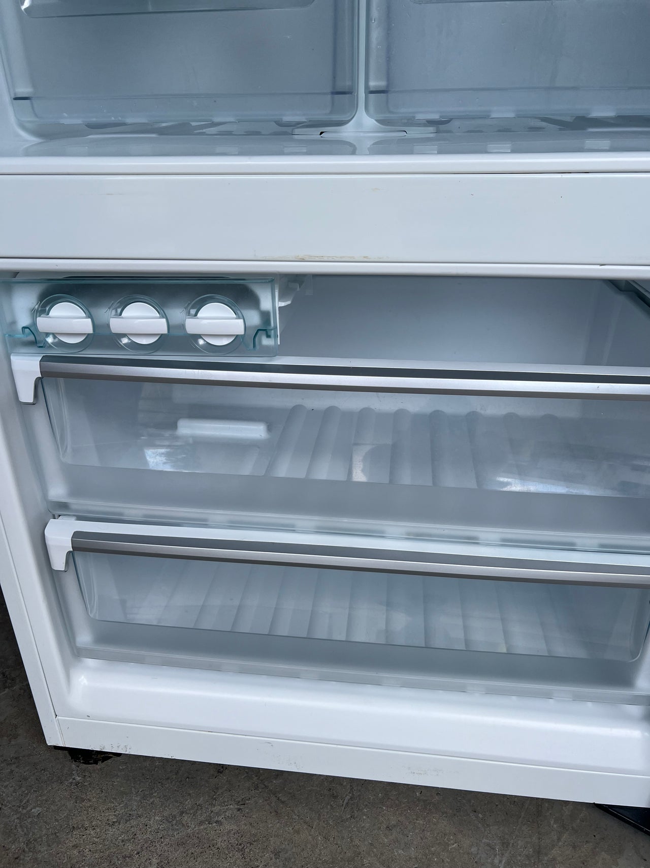 Second hand 510L Bottom Mount Fridge  Model: WBM5100WB - Second Hand Appliances Geebung