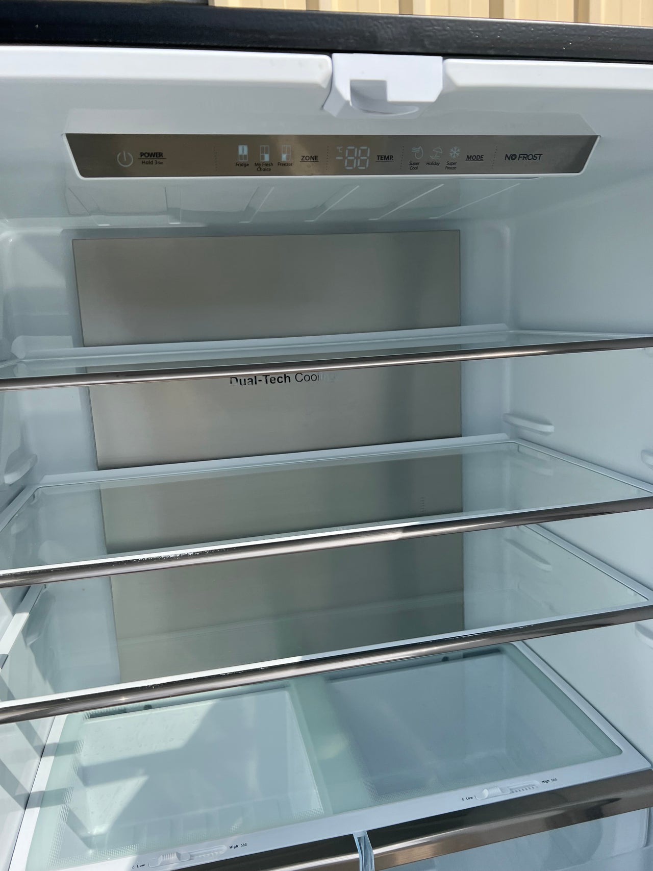 Factory second Hisense 454L French Door Refrigerator Model: HRCD454BW - Second Hand Appliances Geebung