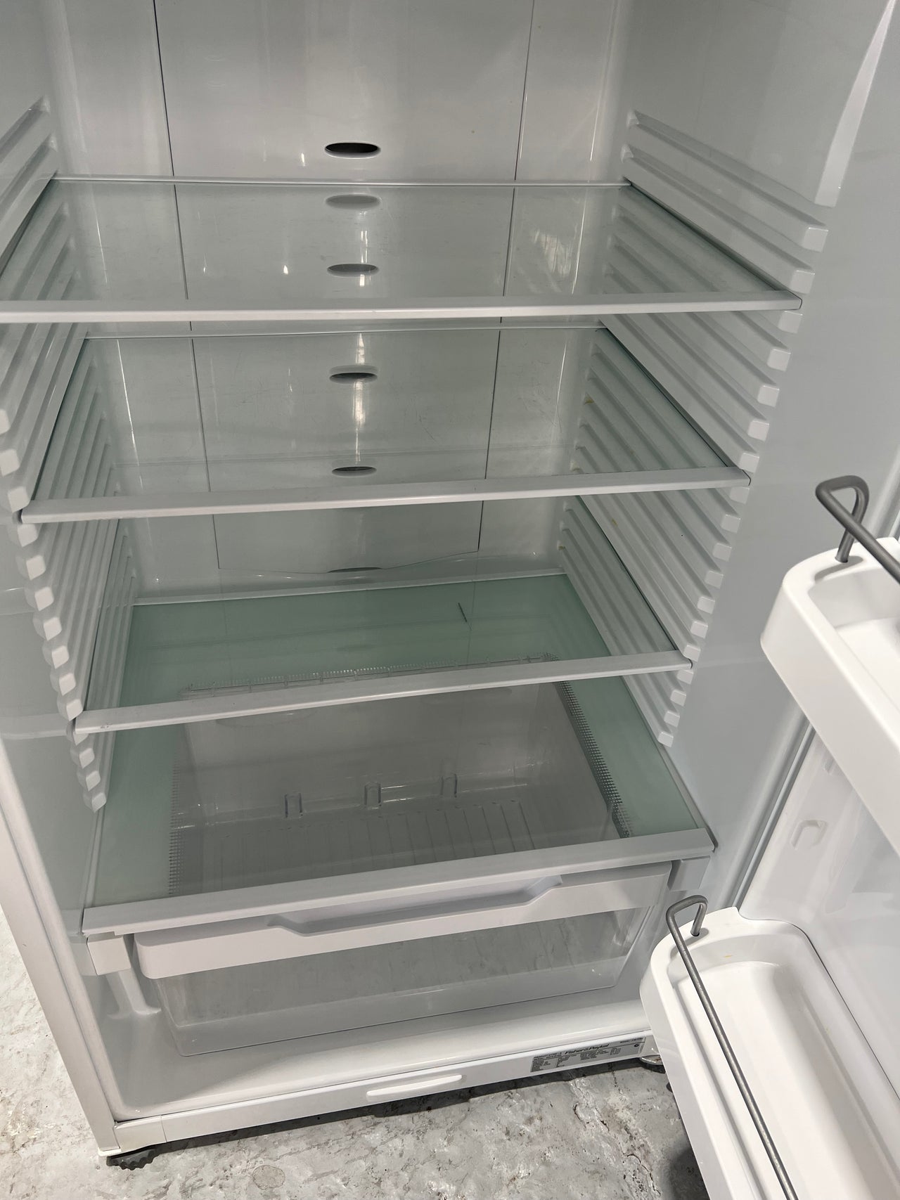 Second hand 380l Fisher&Paykel fridge E381T | Second Hand Appliances ...