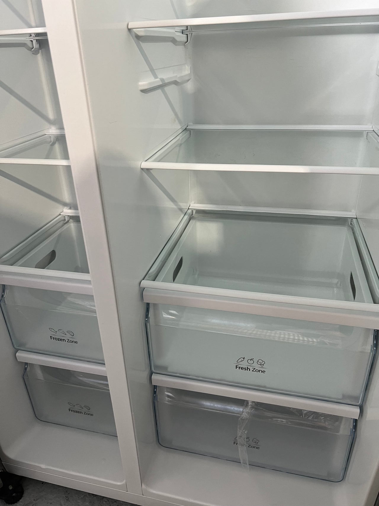 Factory second Hisense 624L Side by Side Fridge / Freezer HR6SBSFF624SW - Second Hand Appliances Geebung