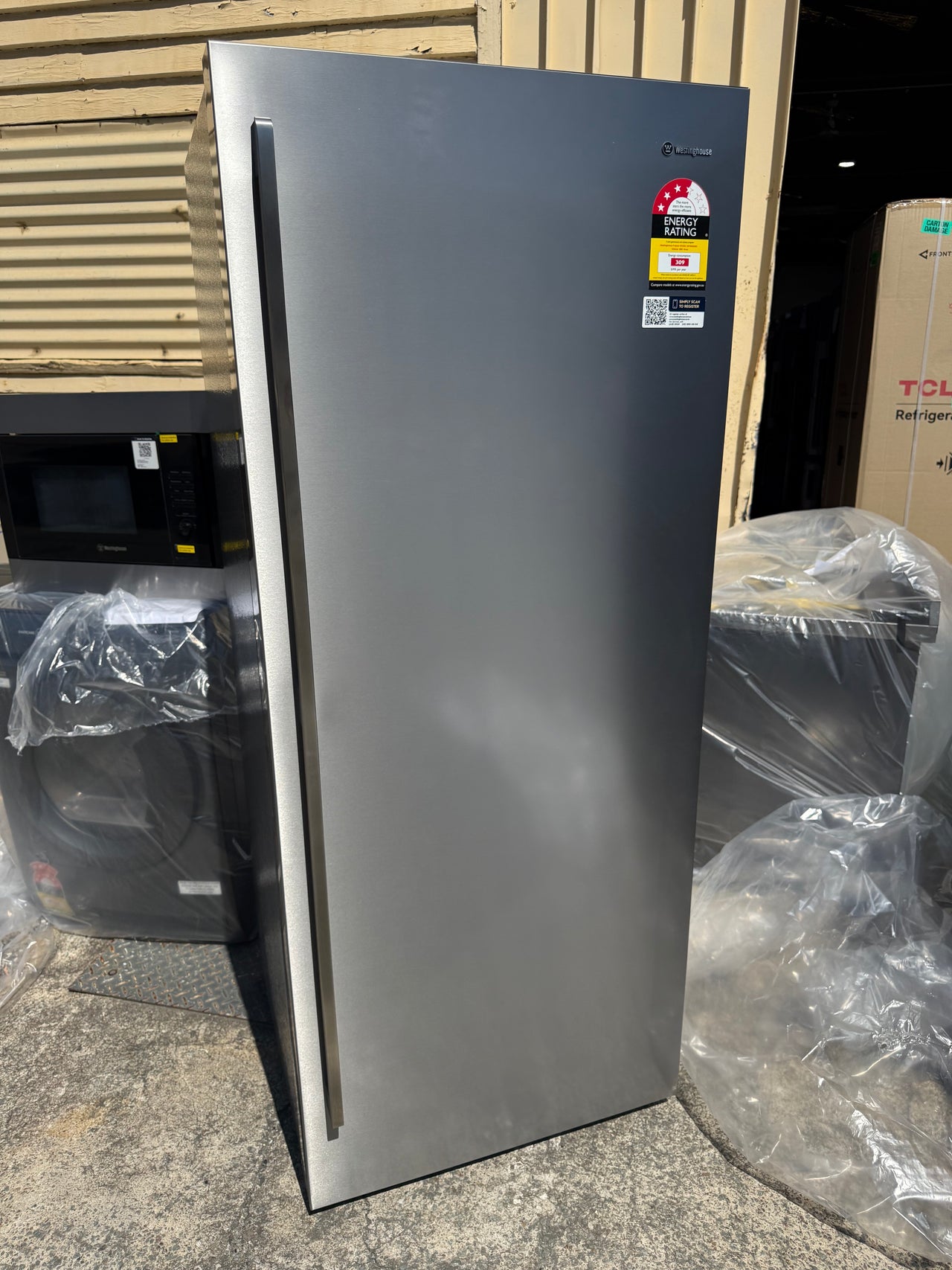 Factory second Westinghouse WFB4204SC — Vertical Freezer