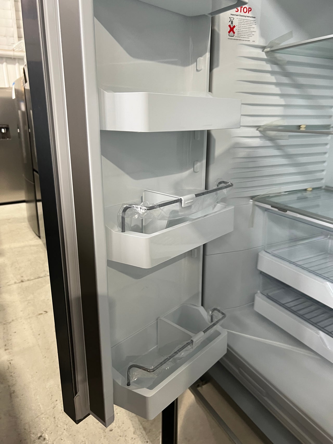 Transportation damaged Fisher&Paykel 569L ActiveSmart French Door Fridge - Second Hand Appliances Geebung