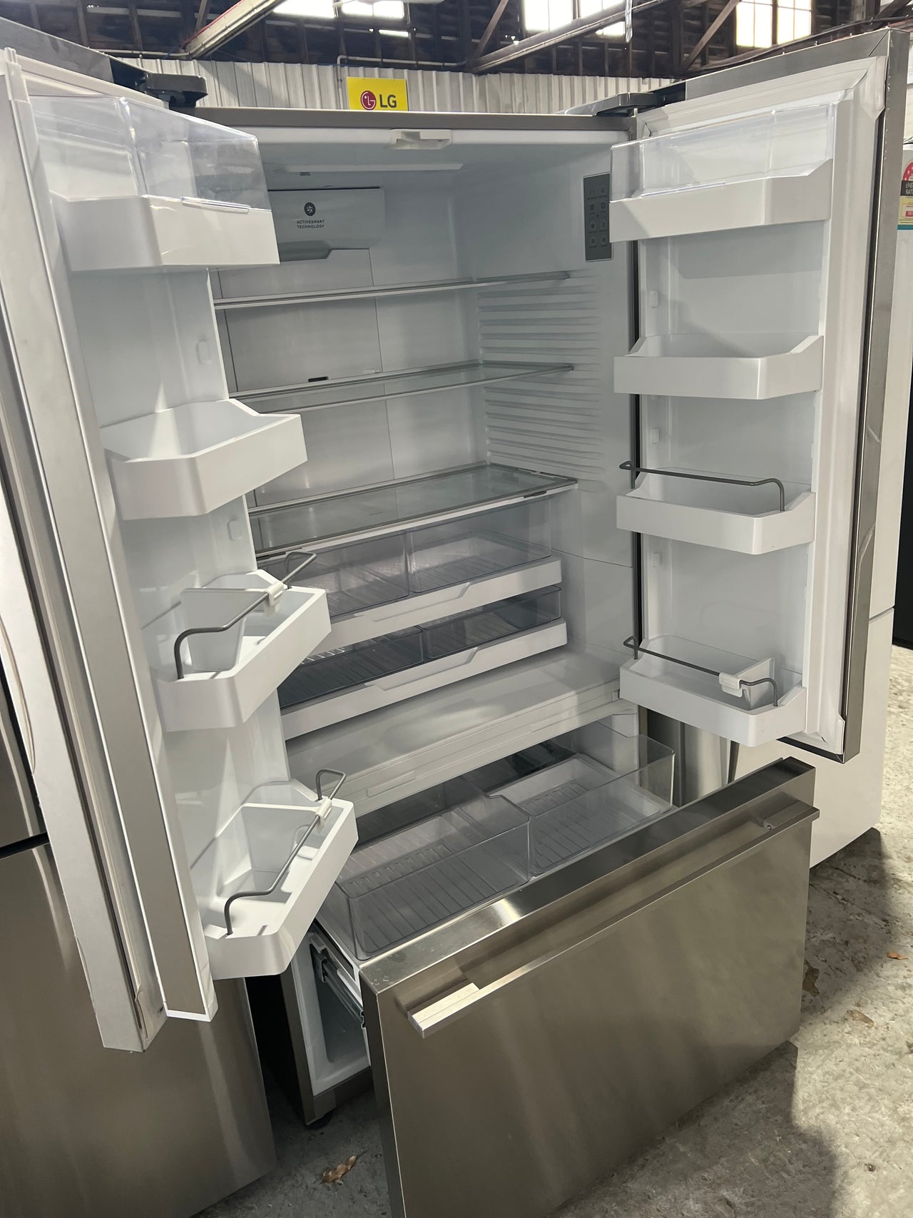 Factory second Fisher &Paykel 569L ActiveSmart French Door Fridge RF610ADUX5 - Second Hand Appliances Geebung