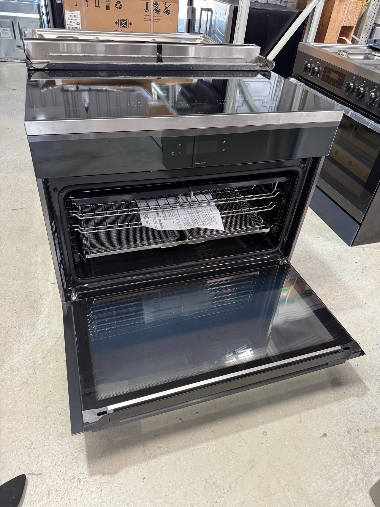 Factory second Electrolux EFEP956DSE 90cm UltimateTaste 900 Freestanding Electric Oven with Induction Cooktop