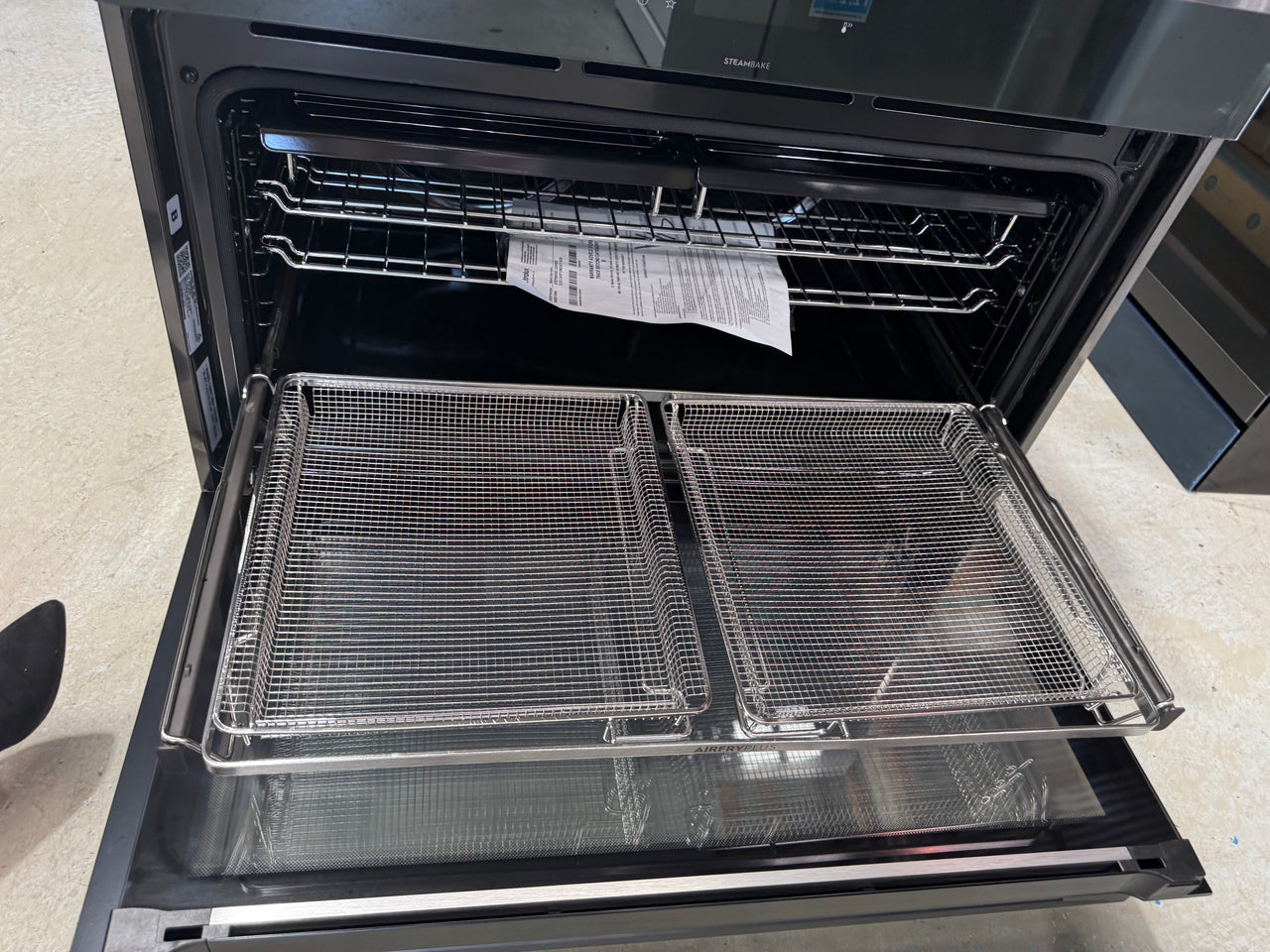 Factory second Electrolux EFEP956DSE 90cm UltimateTaste 900 Freestanding Electric Oven with Induction Cooktop
