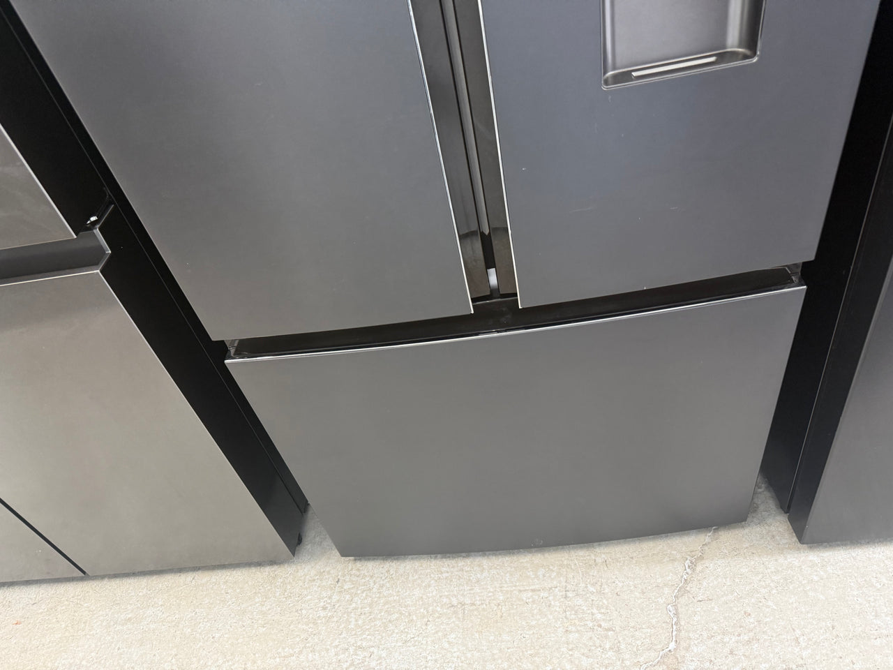 Factory second Haier 492l French Door HRF520FHC
