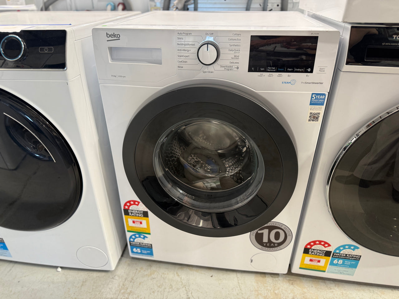 Transportation damaged Beko 7.5kg Front Load Washing Machine BFL7510W - Second Hand Appliances Geebung