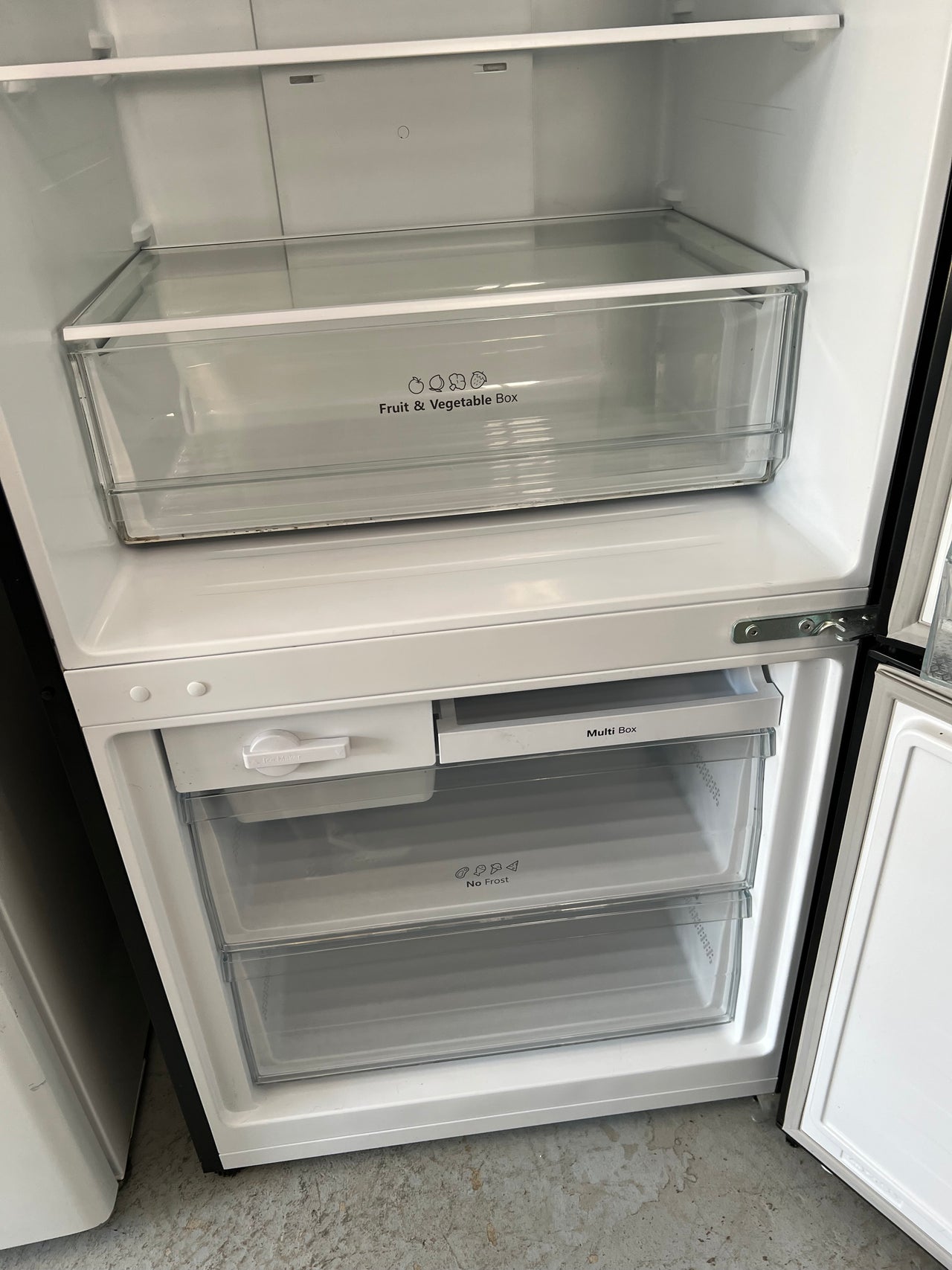 Factory second HISENSE 453L BOTTOM MOUNT BLACK FRIDGE HR6BMFF453C, 4